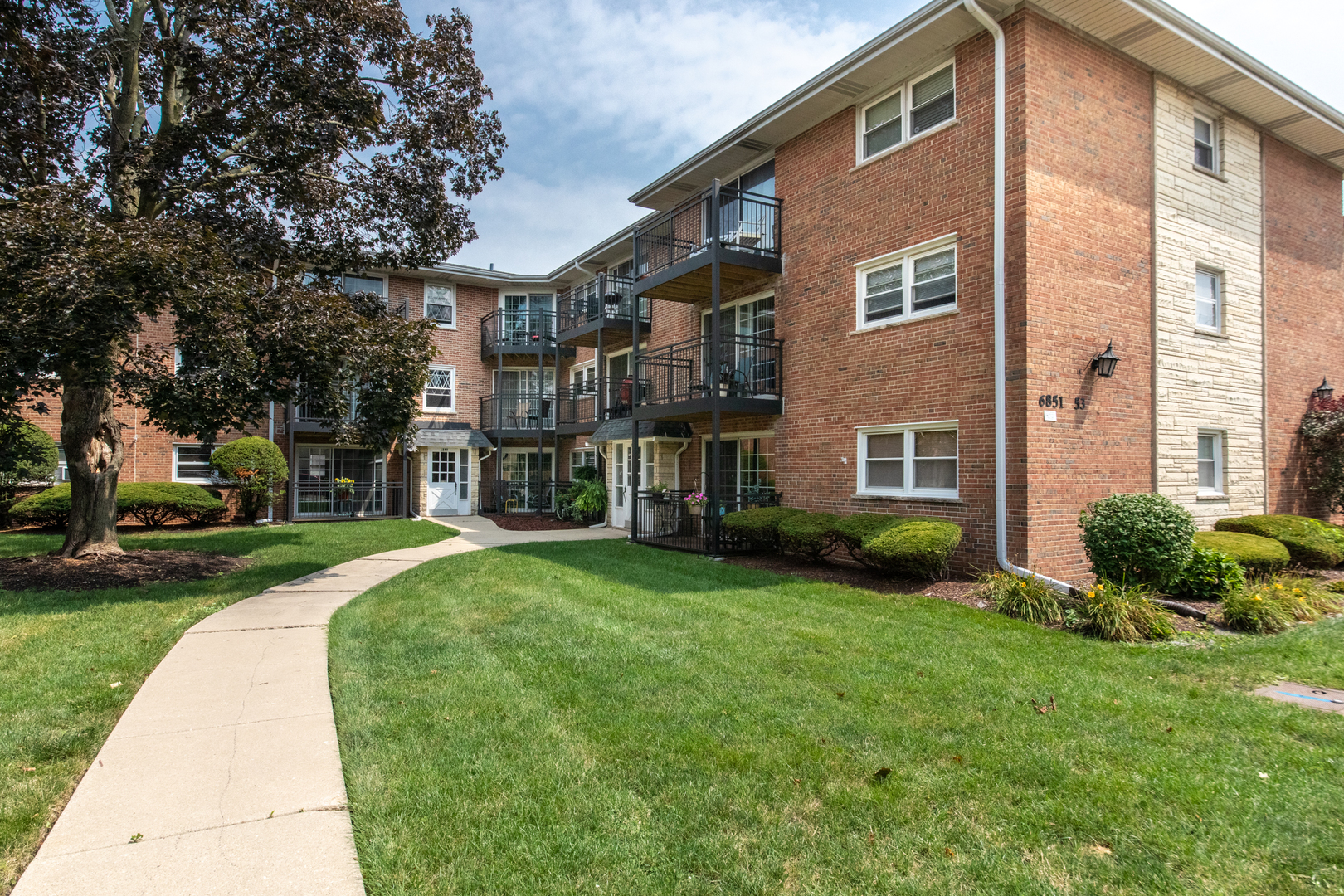 6853 N Northwest Highway #1D, Chicago, IL 60631