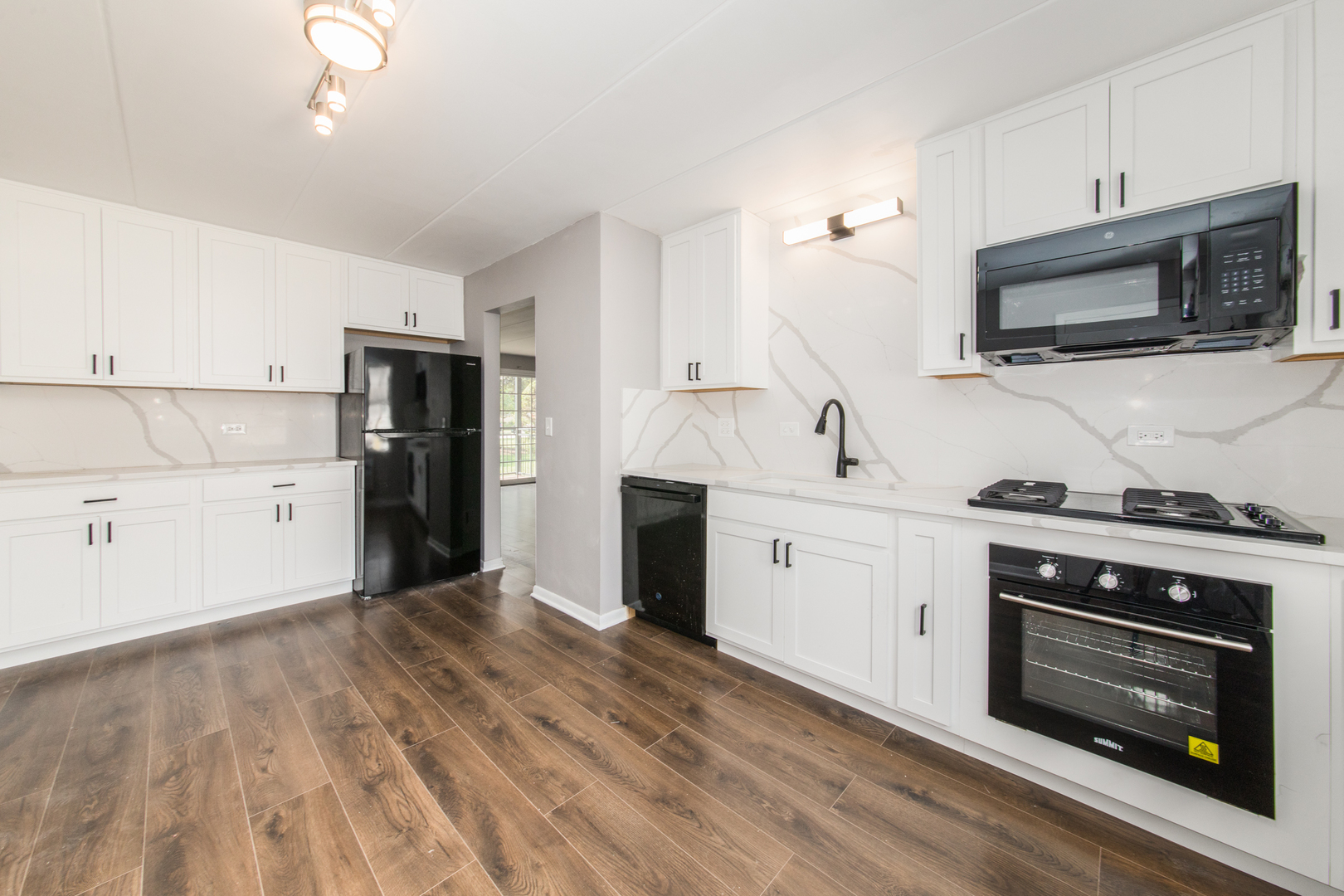 6853 N Northwest Highway #1D, Chicago, IL 60631