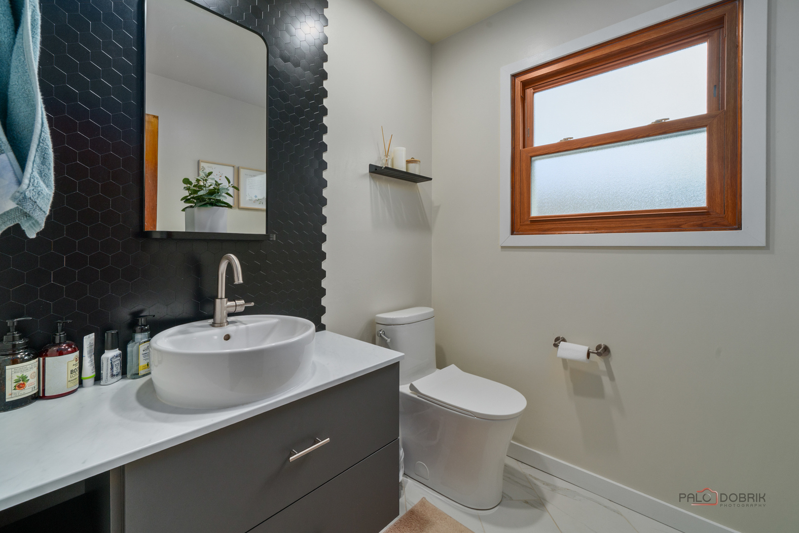 1806 N Laurel Drive, Mount Prospect, IL 60056