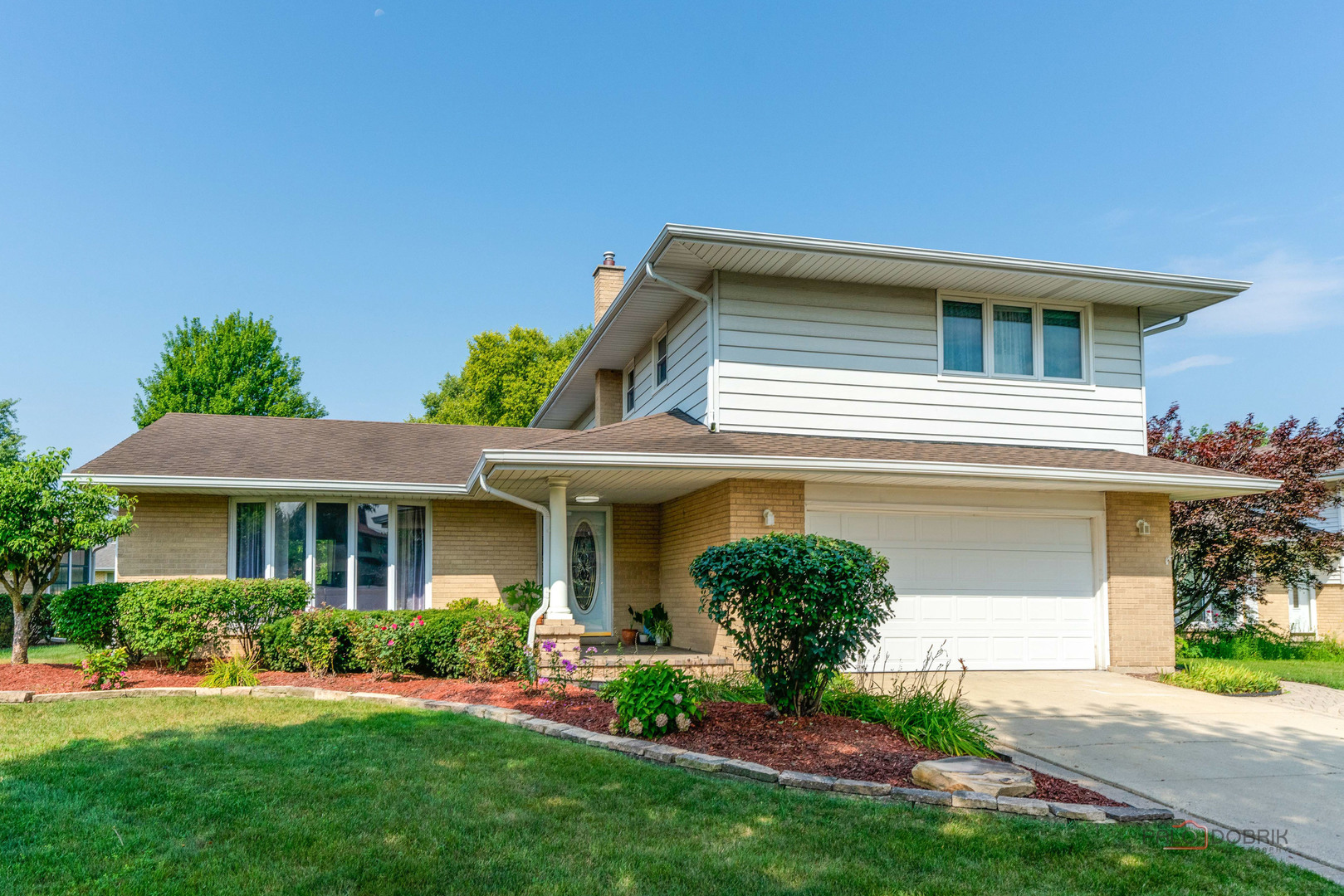 1806 N Laurel Drive, Mount Prospect, IL 60056