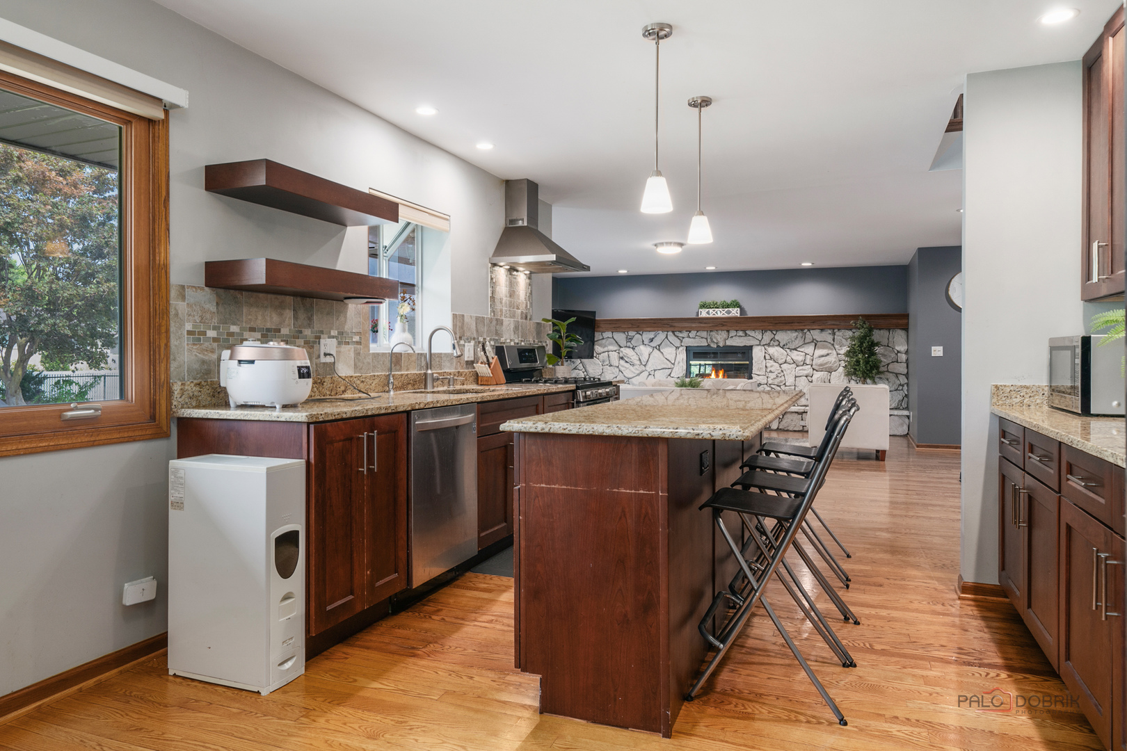 1806 N Laurel Drive, Mount Prospect, IL 60056