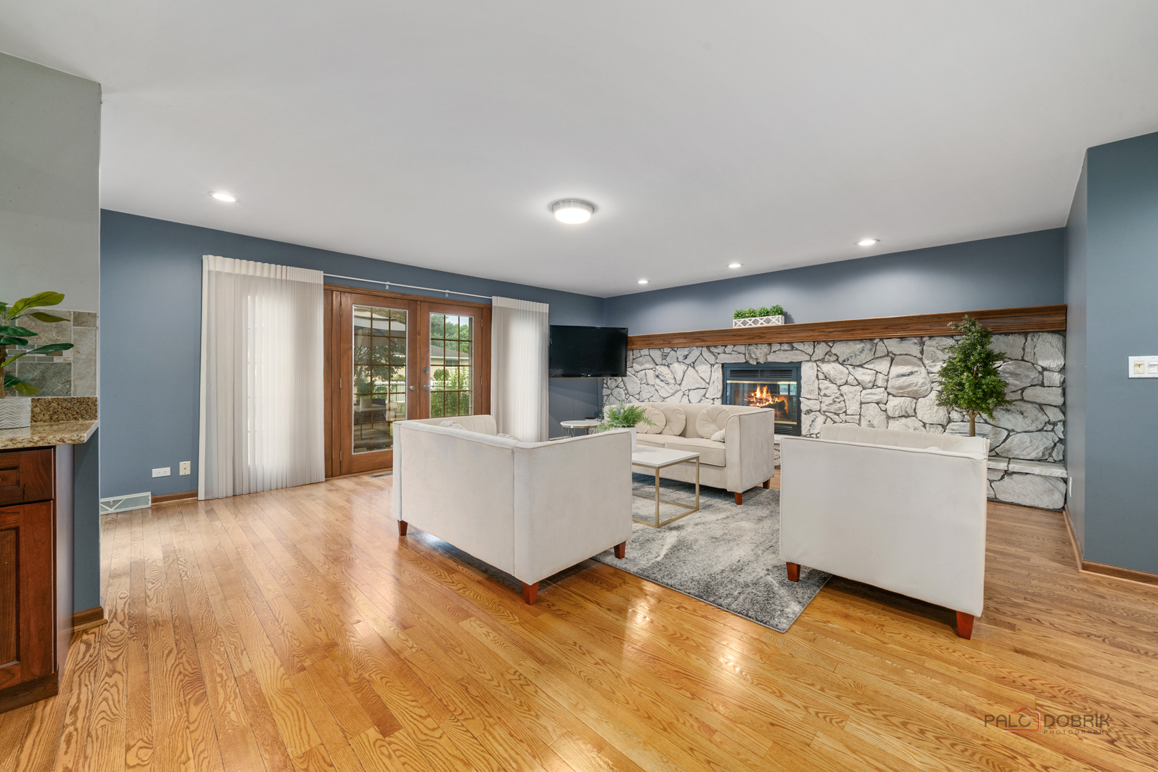 1806 N Laurel Drive, Mount Prospect, IL 60056
