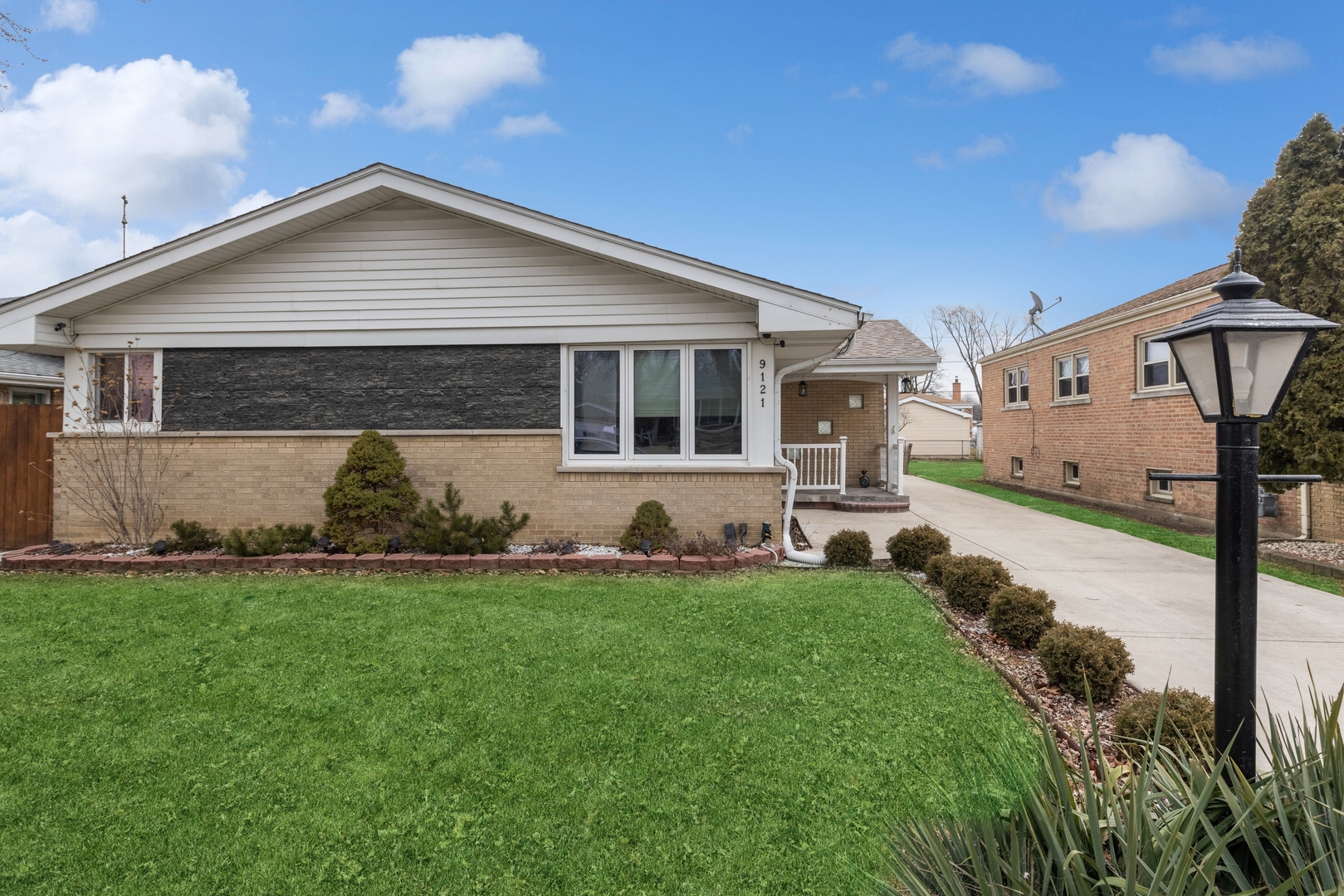 9121 Massasoit Avenue, Oak Lawn, IL 60453