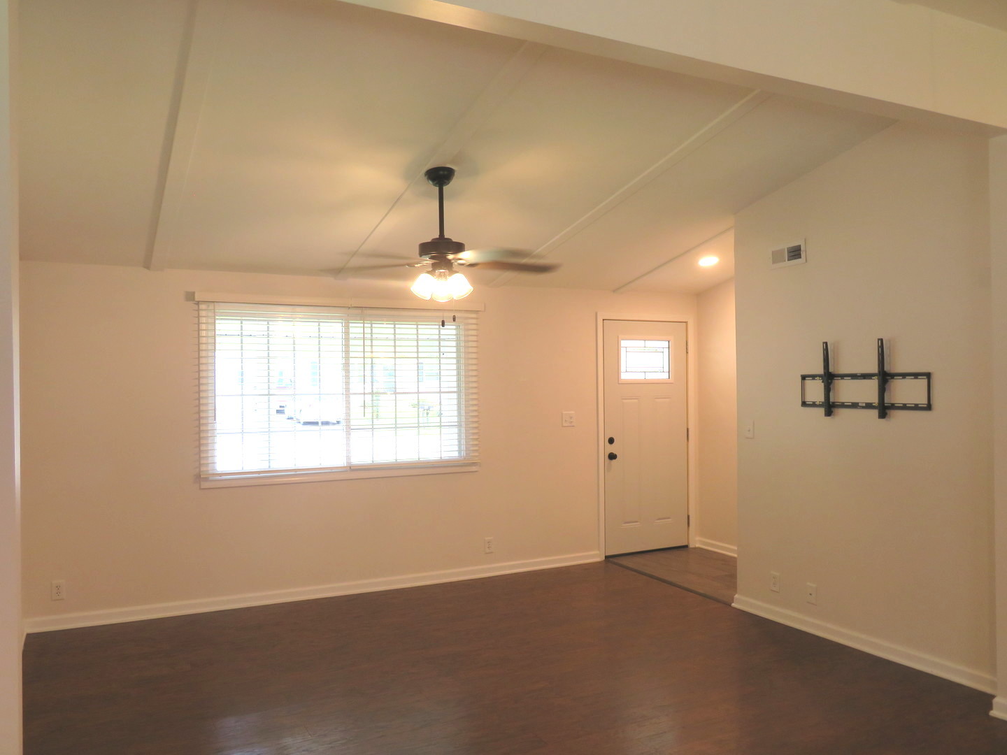 1310 Mabel Court, Morris, IL 60450