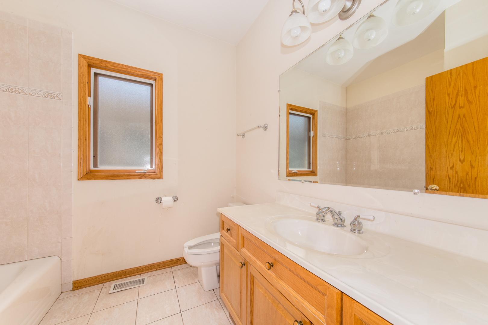 4042 N Overhill Avenue, Norridge, IL 60706