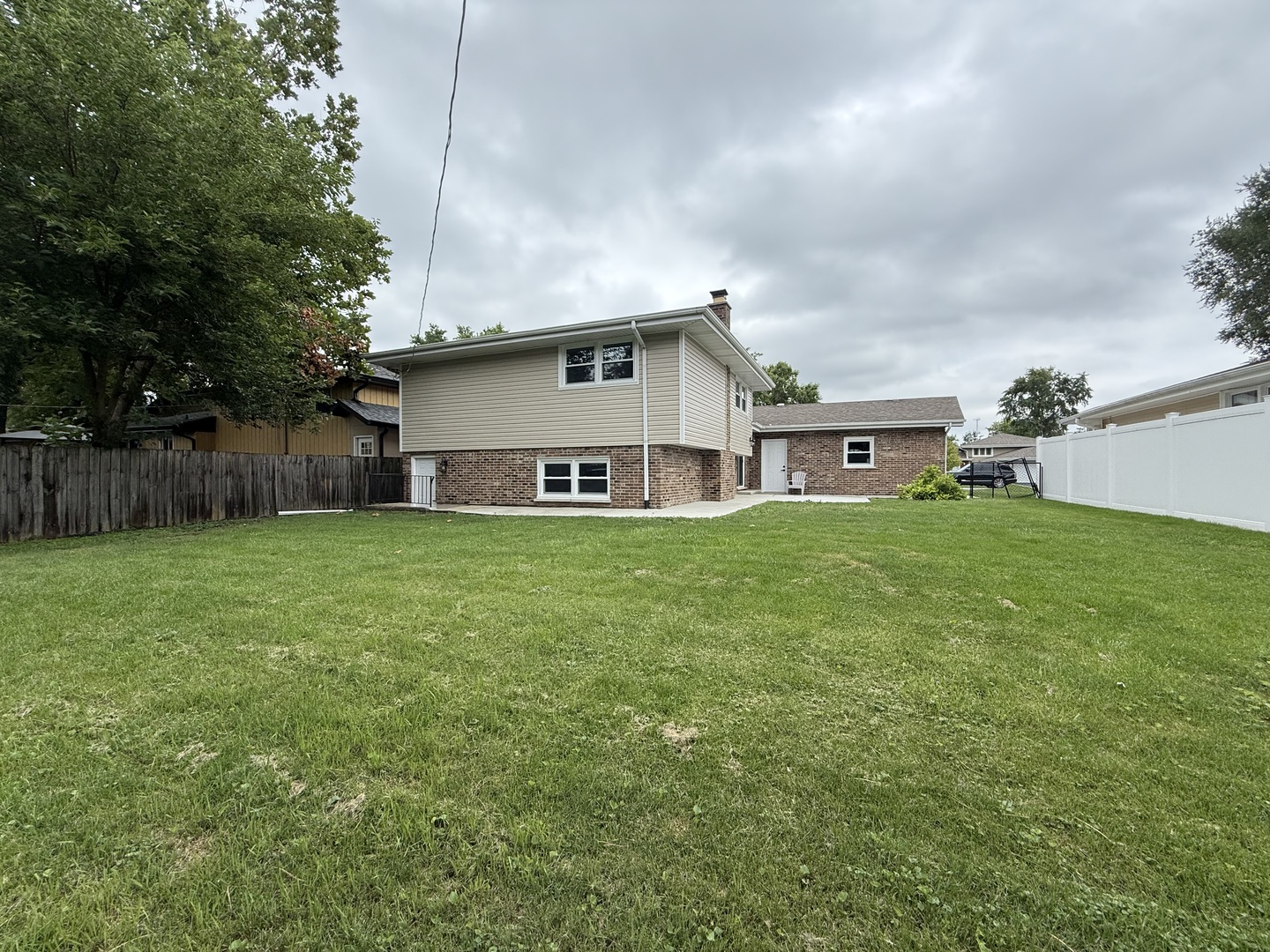 7716 Cronin Avenue, Justice, IL 60458