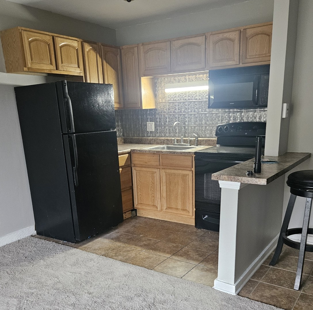 48 Oak Hill Colony #2, Fox Lake, IL 60020
