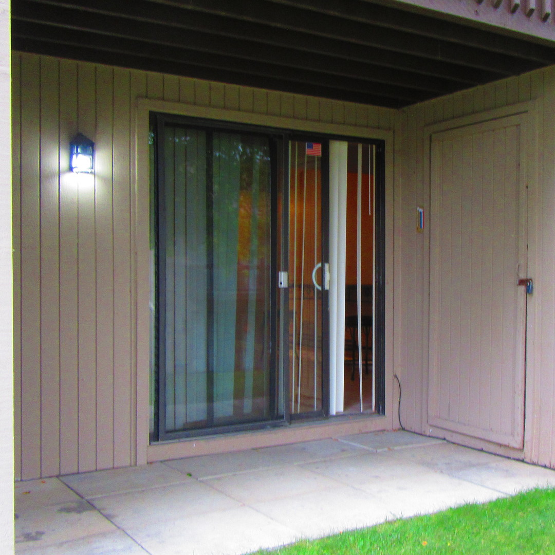 48 Oak Hill Colony #2, Fox Lake, IL 60020