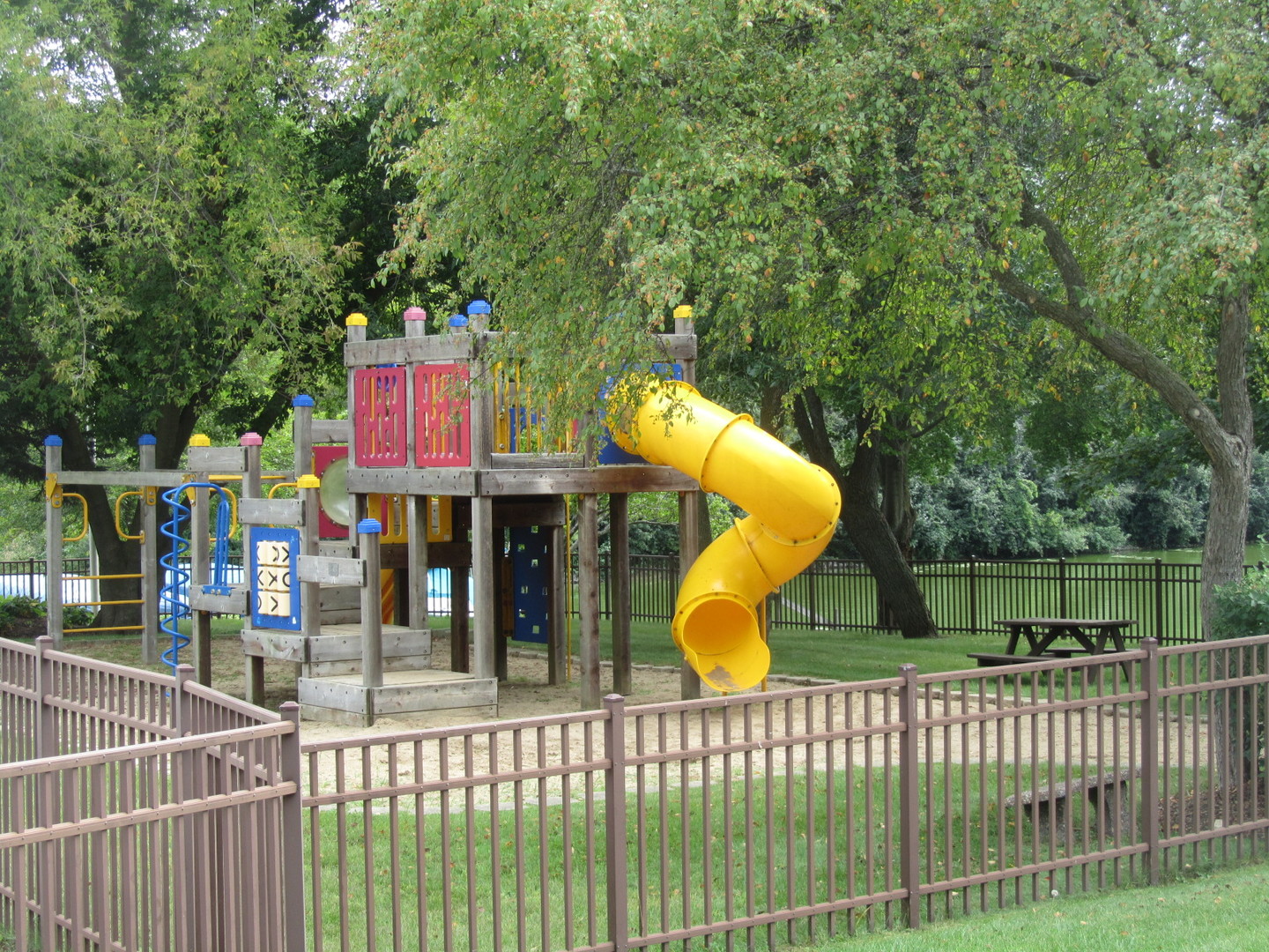 48 Oak Hill Colony #2, Fox Lake, IL 60020