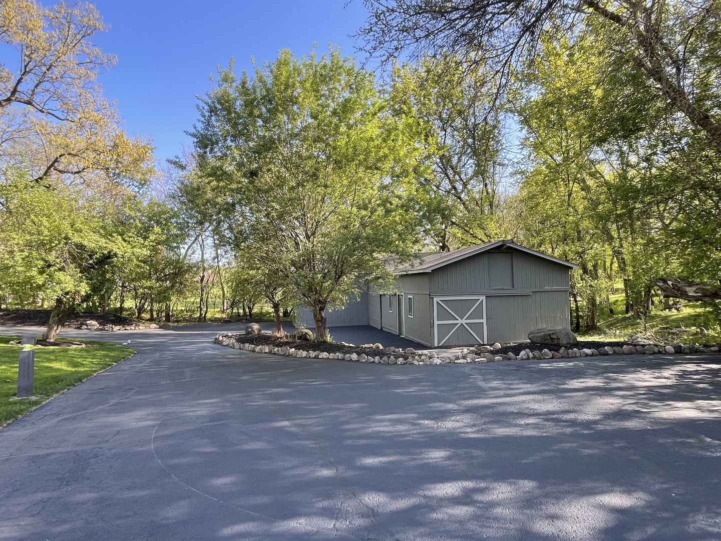 184 A River Road, Lake Barrington, IL 60010