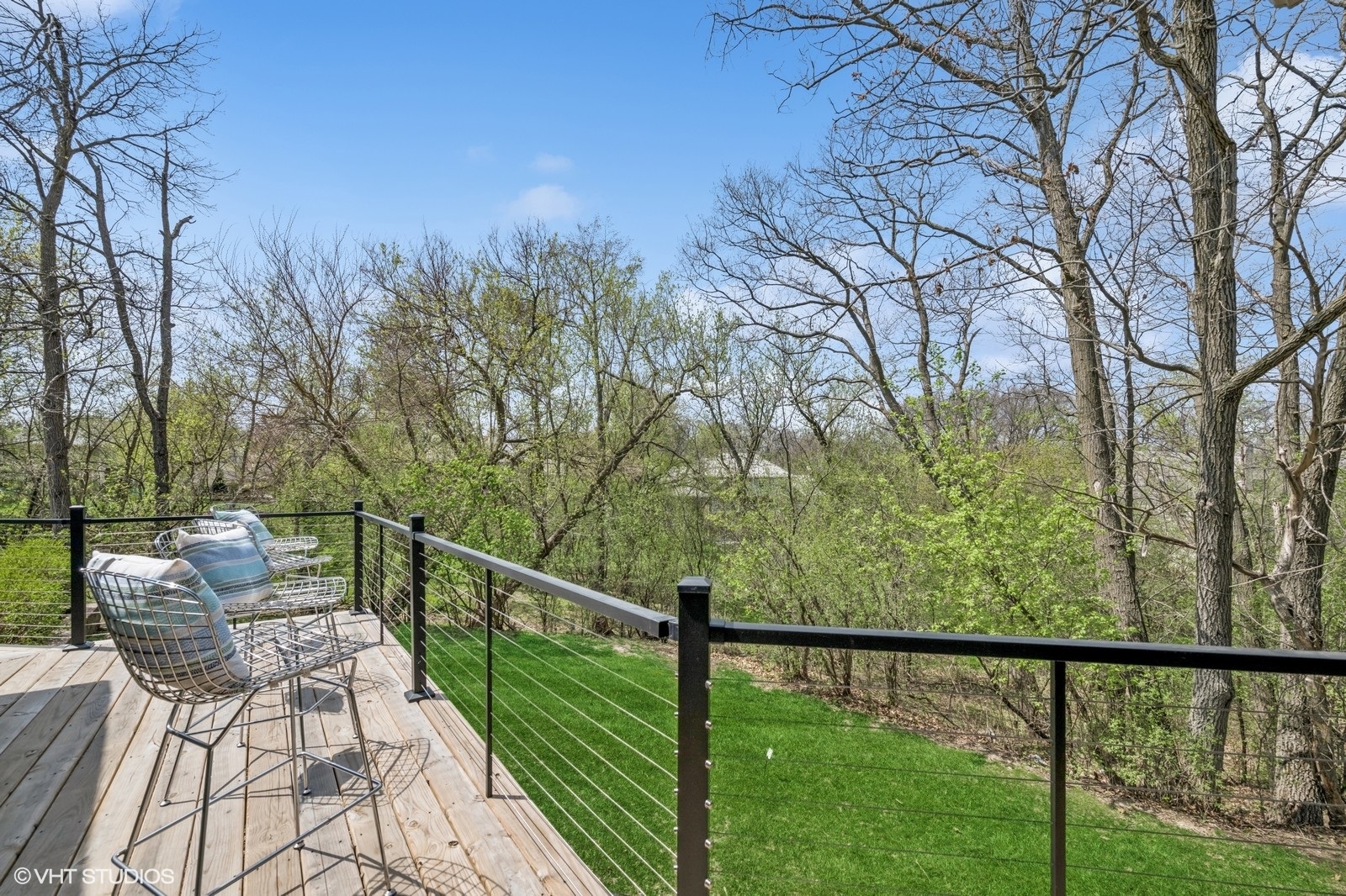 184 A River Road, Lake Barrington, IL 60010