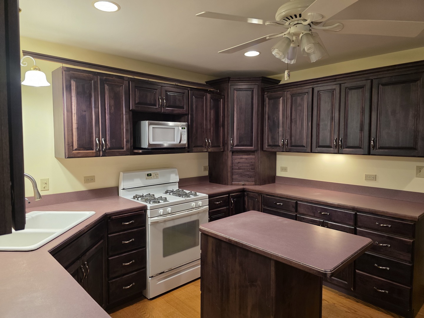 630 Huntley Terrace, Crete, IL 60417