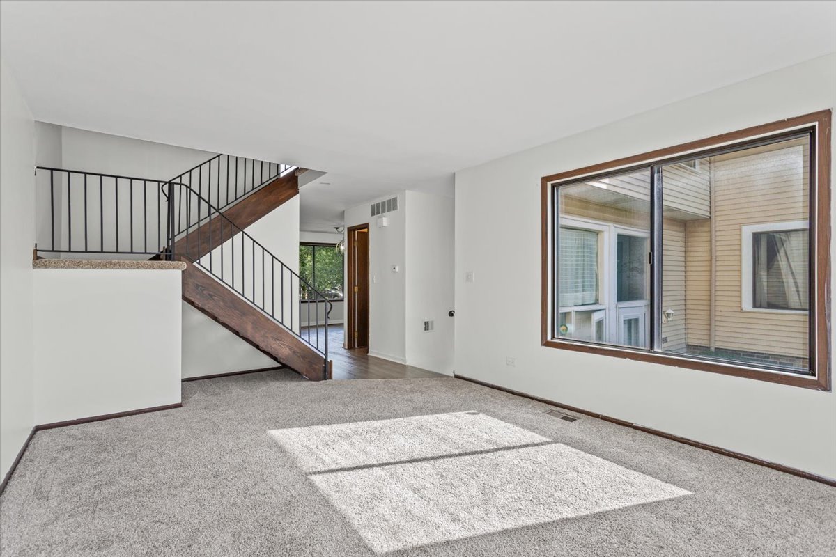 1974 Loomes Avenue, Downers Grove, IL 60516