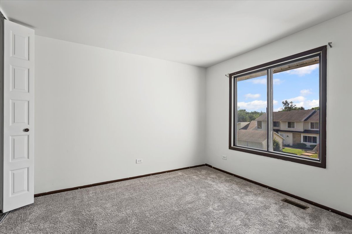 1974 Loomes Avenue, Downers Grove, IL 60516