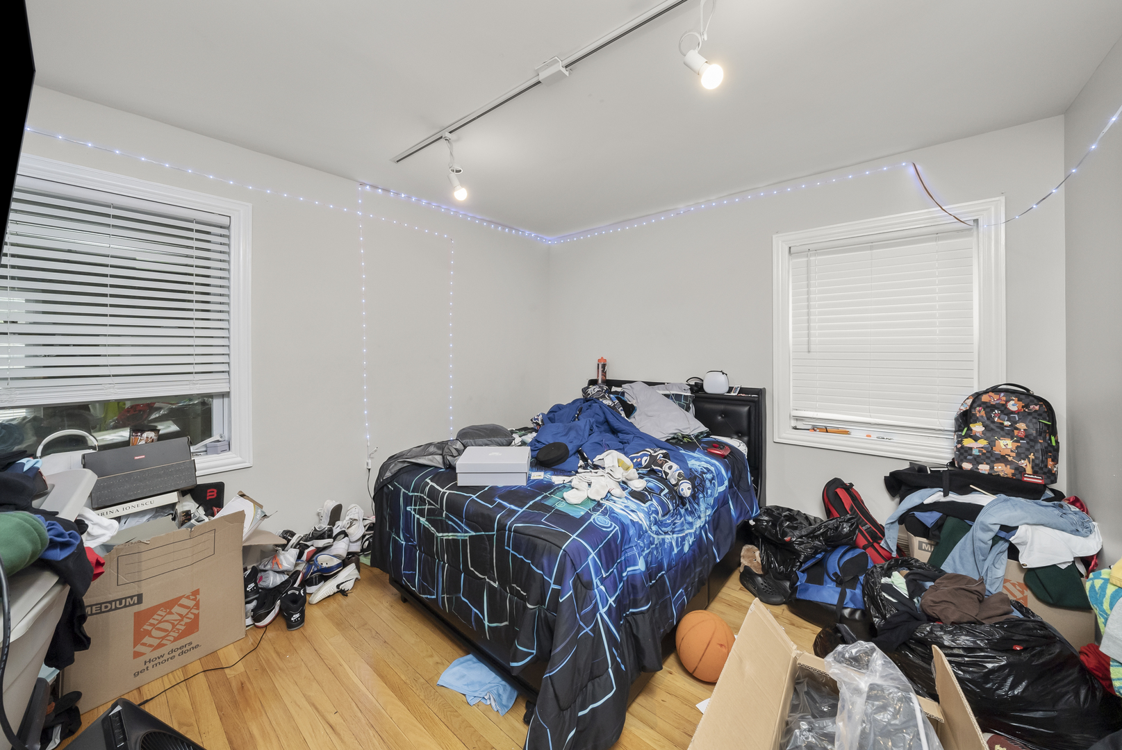 900 Dunlop Avenue, Forest Park, IL 60130