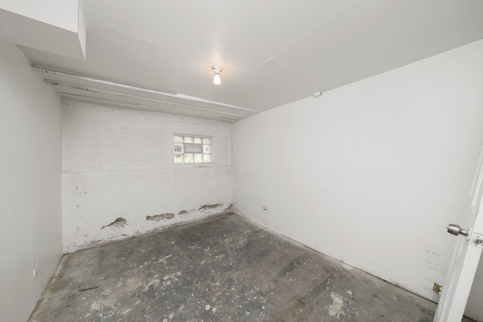 900 Dunlop Avenue, Forest Park, IL 60130