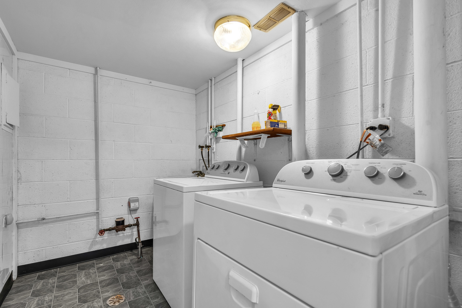 207 KENDRICK Court #207, Schaumburg, IL 60194