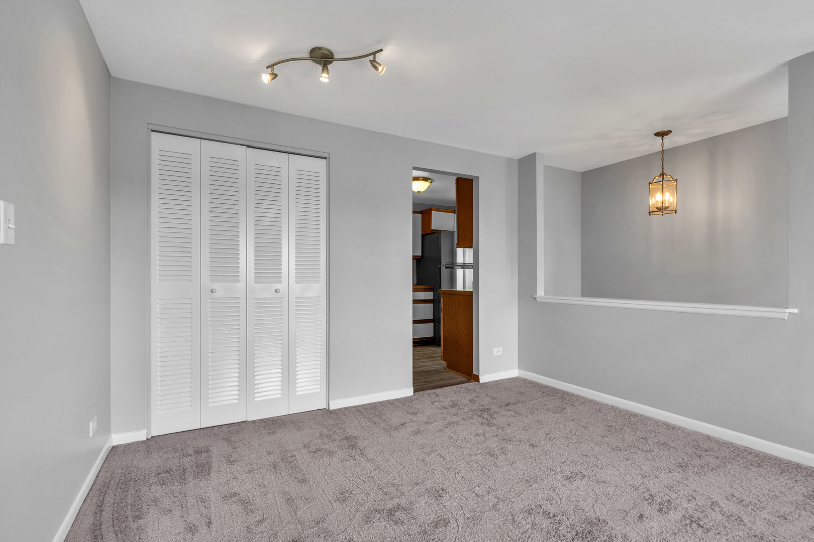 207 KENDRICK Court #207, Schaumburg, IL 60194