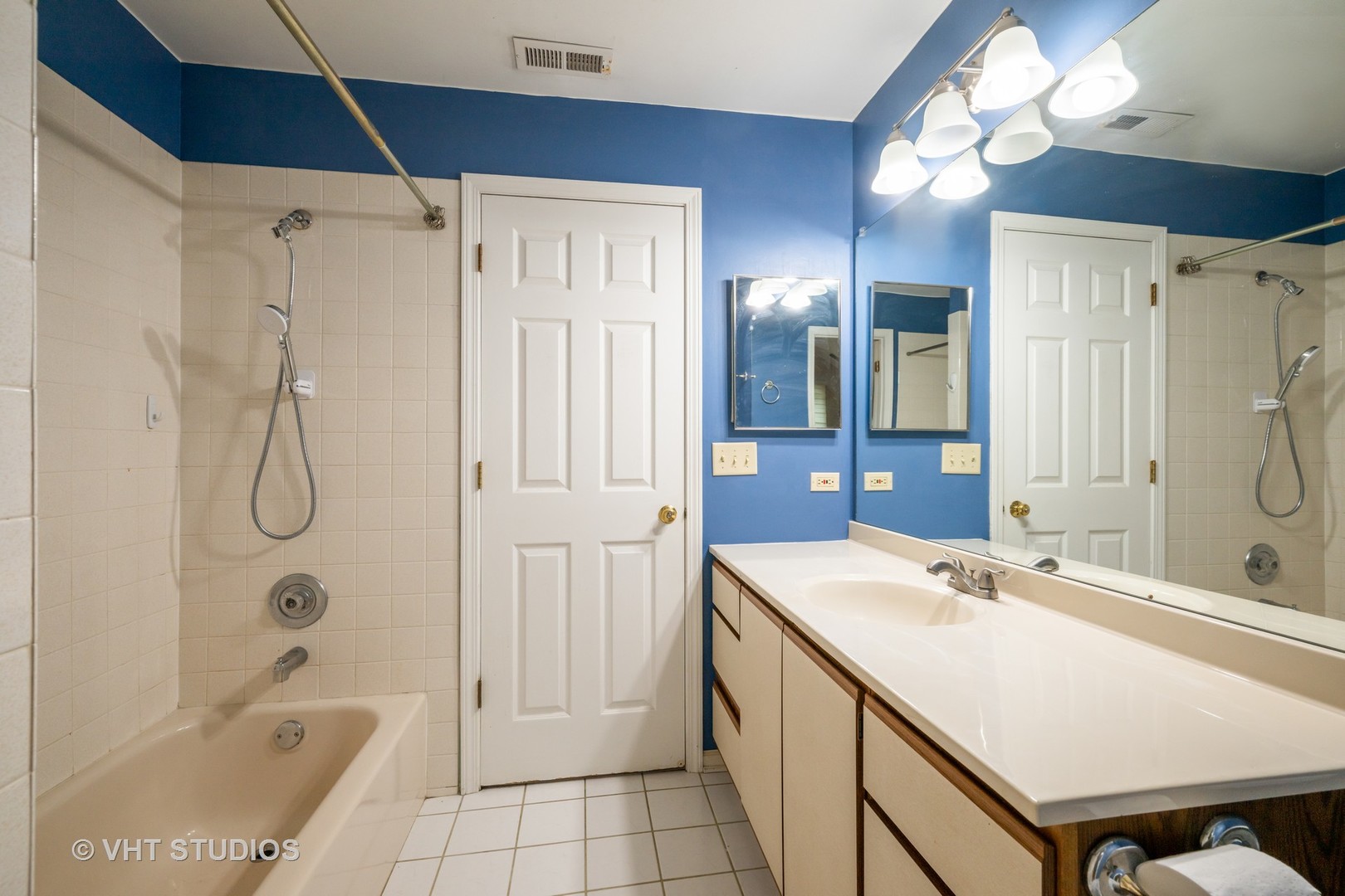 1949 N Charter Point Drive #0, Arlington Heights, IL 60004