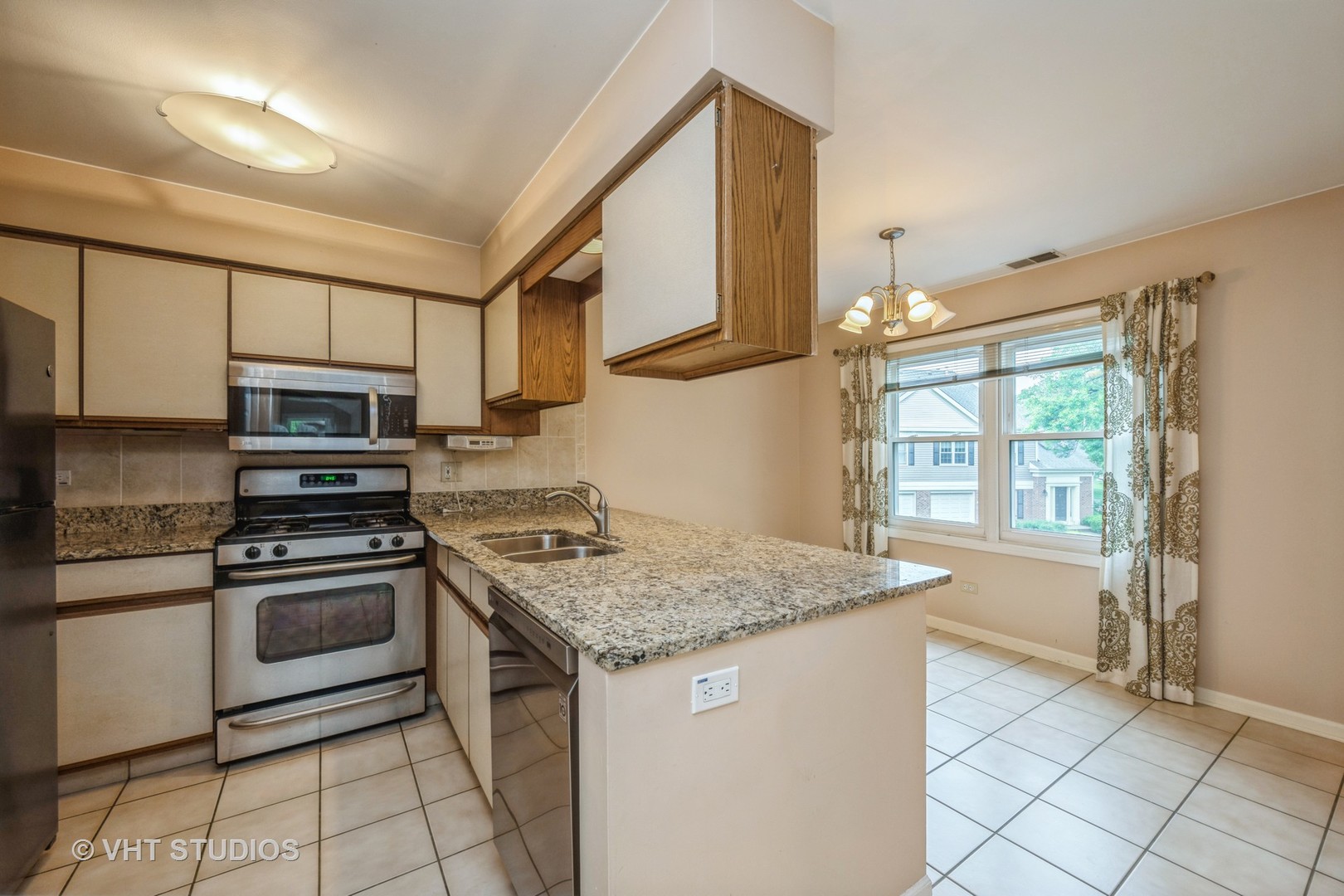 1949 N Charter Point Drive #0, Arlington Heights, IL 60004