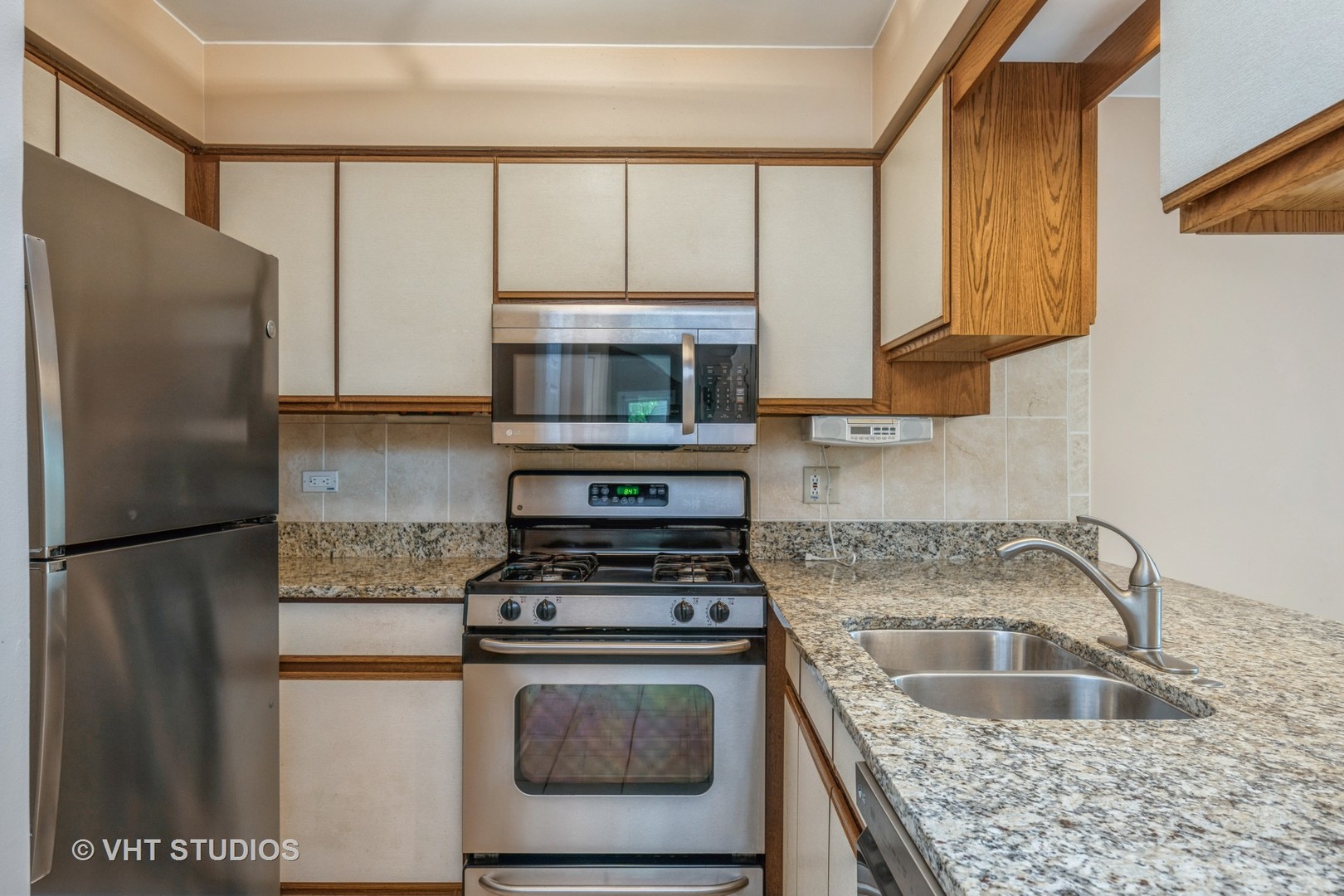 1949 N Charter Point Drive #0, Arlington Heights, IL 60004