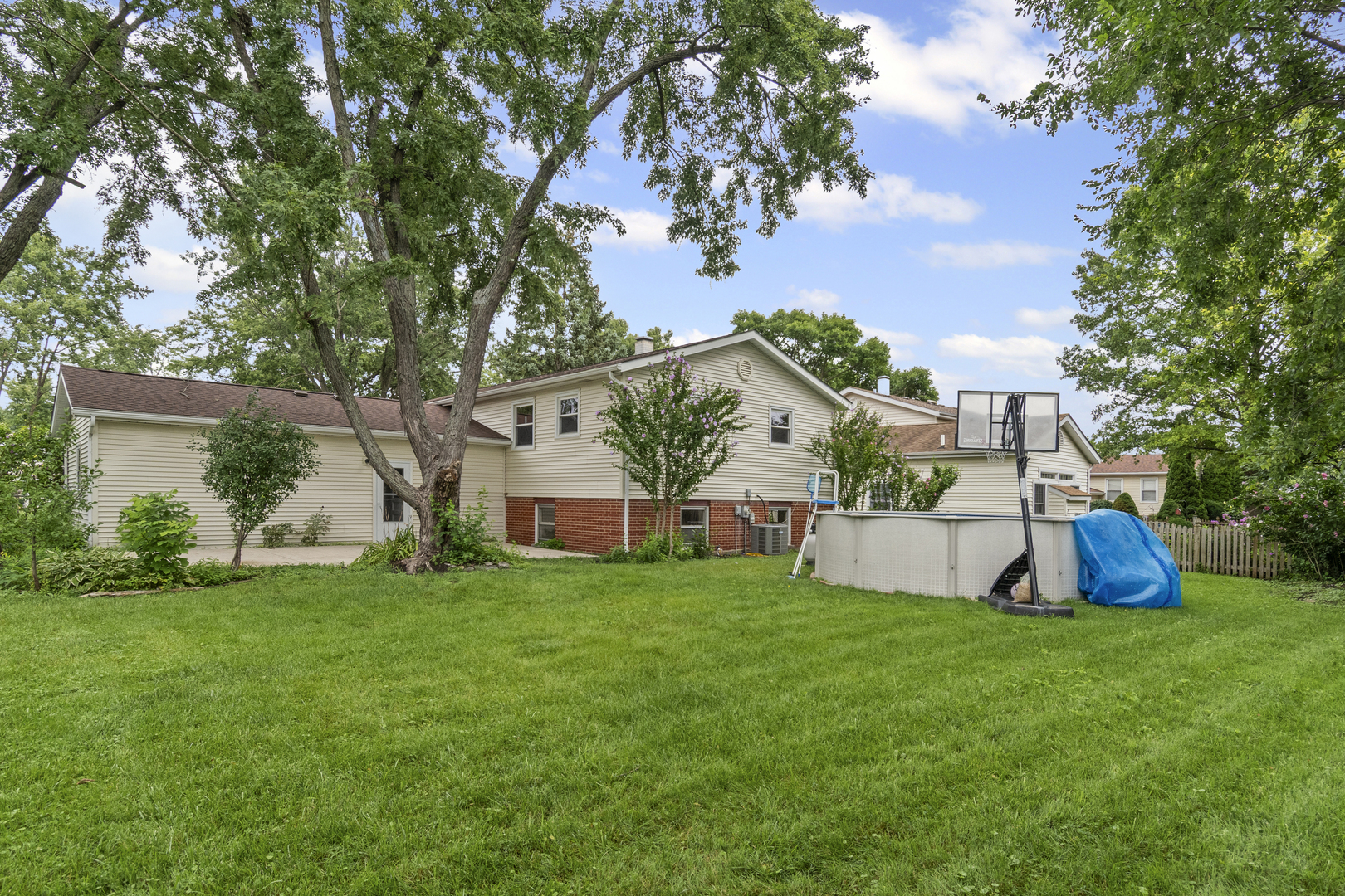 629 70th Street, Darien, IL 60561