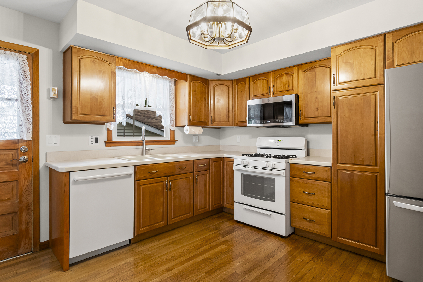 629 70th Street, Darien, IL 60561