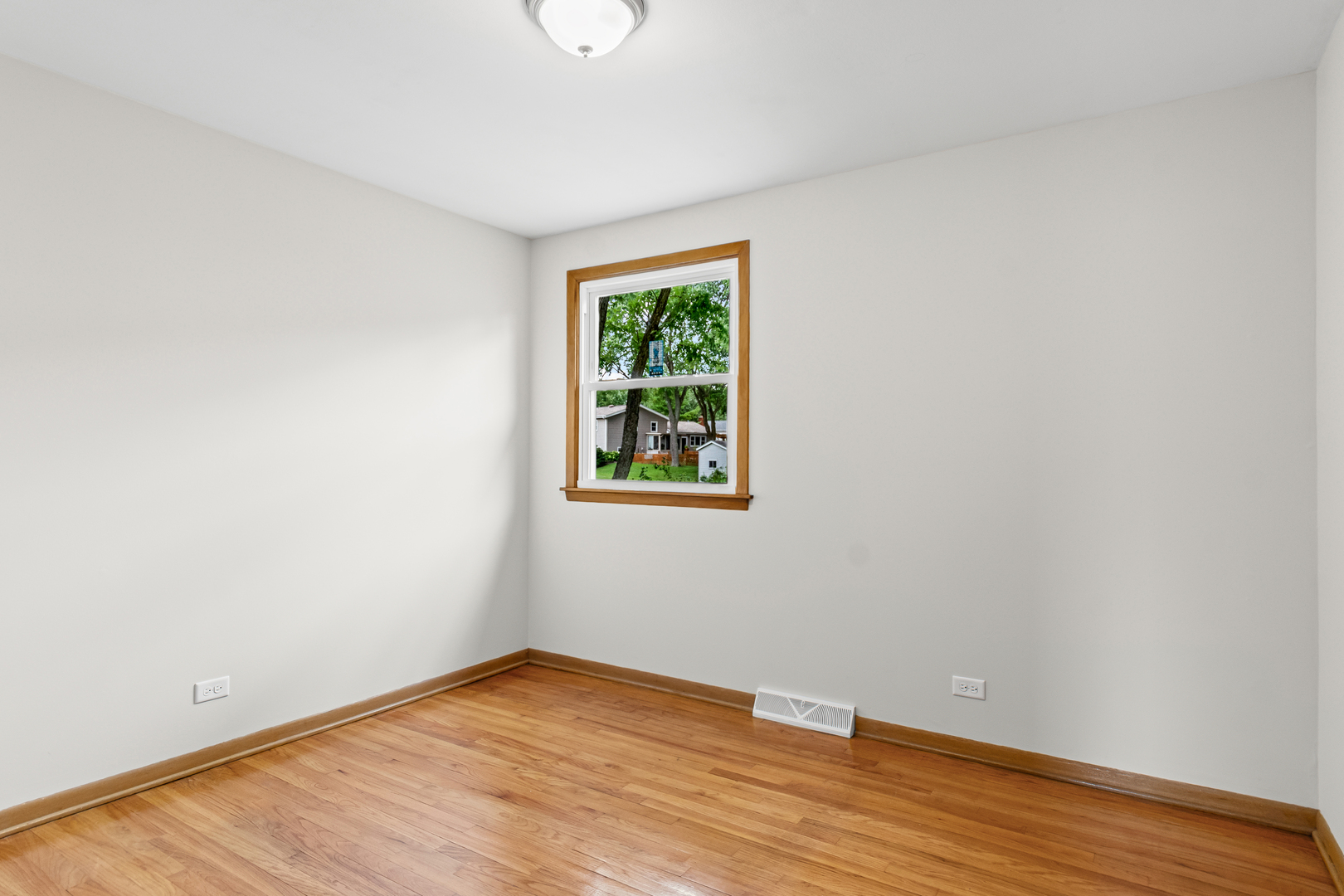 629 70th Street, Darien, IL 60561