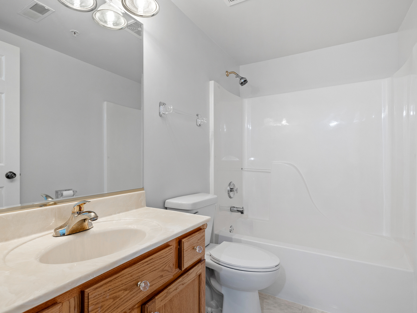 7783 Bristol Park Drive #1-SE, Tinley Park, IL 60477