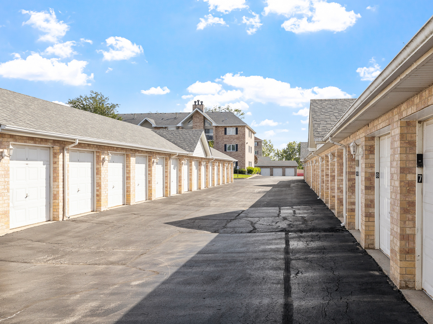 7783 Bristol Park Drive #1-SW, Tinley Park, IL 60477