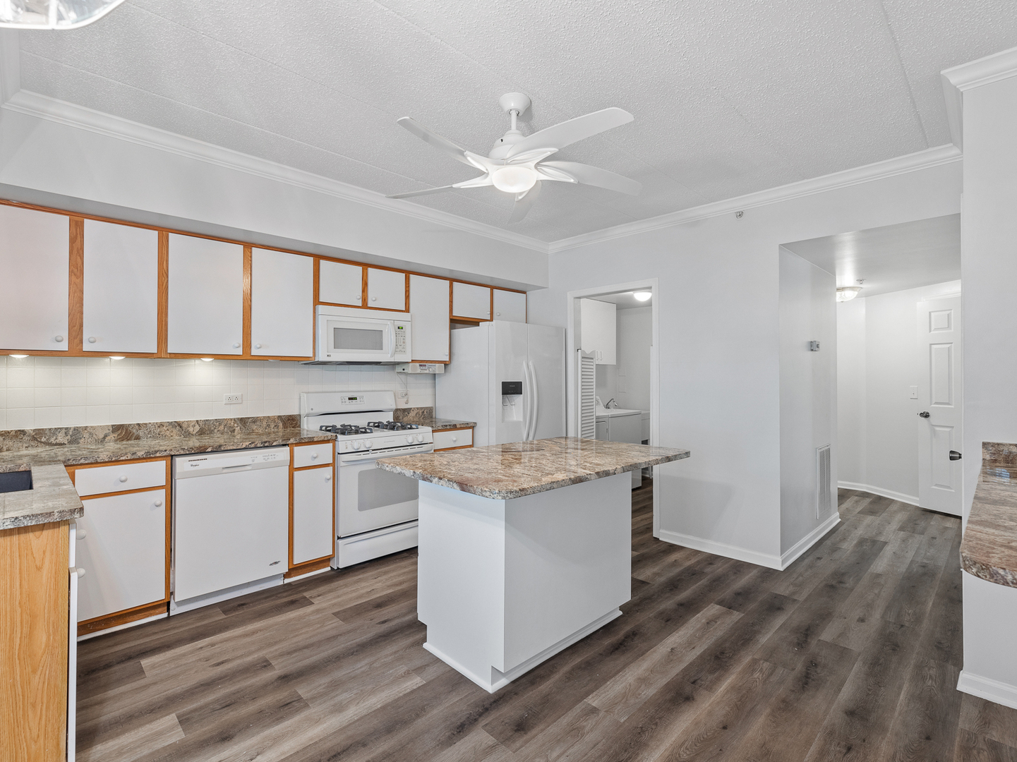 7783 Bristol Park Drive #1-SE, Tinley Park, IL 60477
