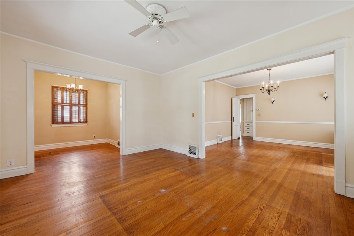 4037 Grand Avenue, Western Springs, IL 60558