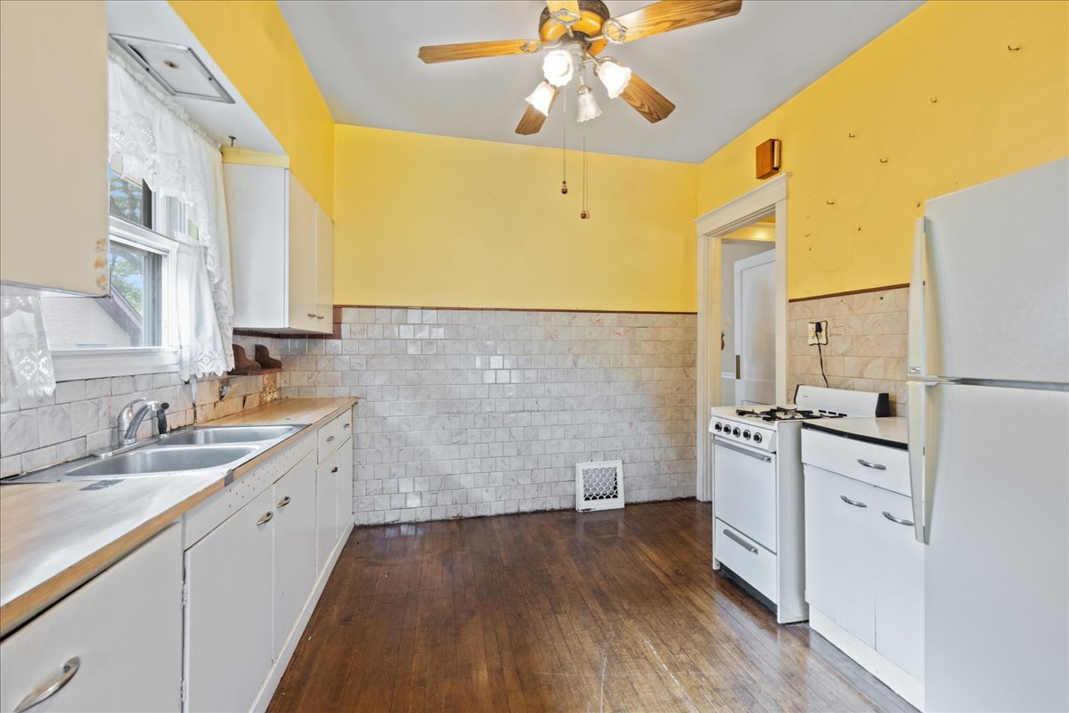 4037 Grand Avenue, Western Springs, IL 60558