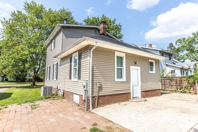 3113 Champaign Avenue, Mattoon, IL 61938