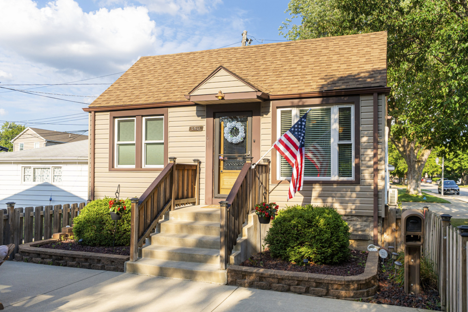 5501 N Nashville Avenue, Chicago, IL 60656