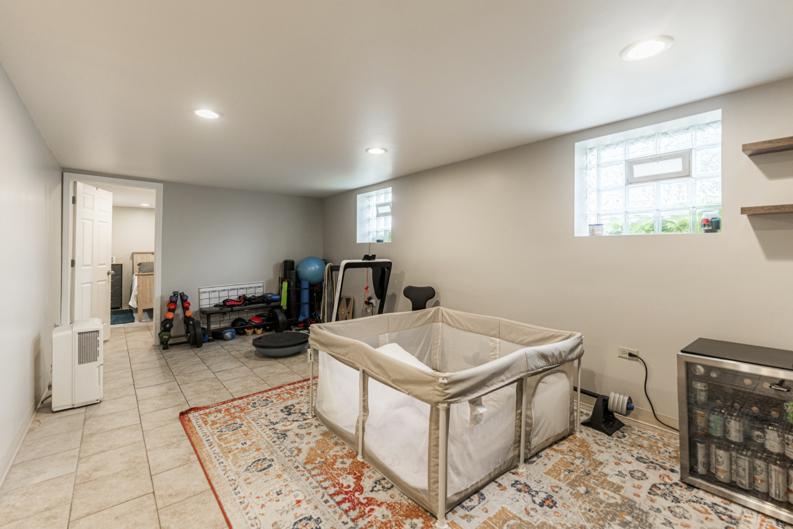 5501 N Nashville Avenue, Chicago, IL 60656