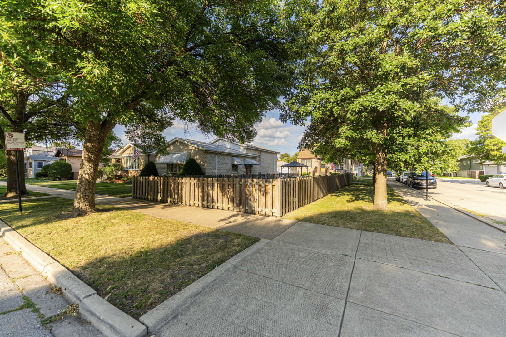 5501 N Nashville Avenue, Chicago, IL 60656