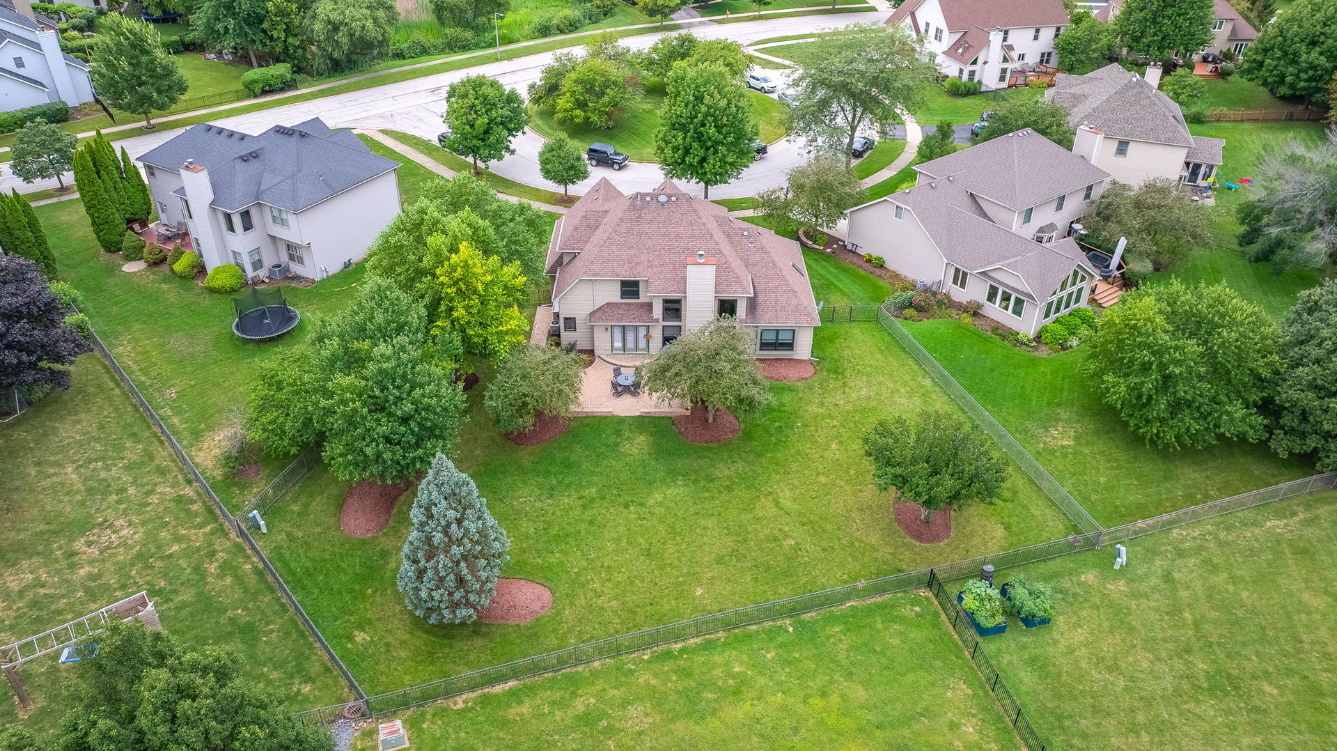 2610 Harlstone Drive, Aurora, IL 60502