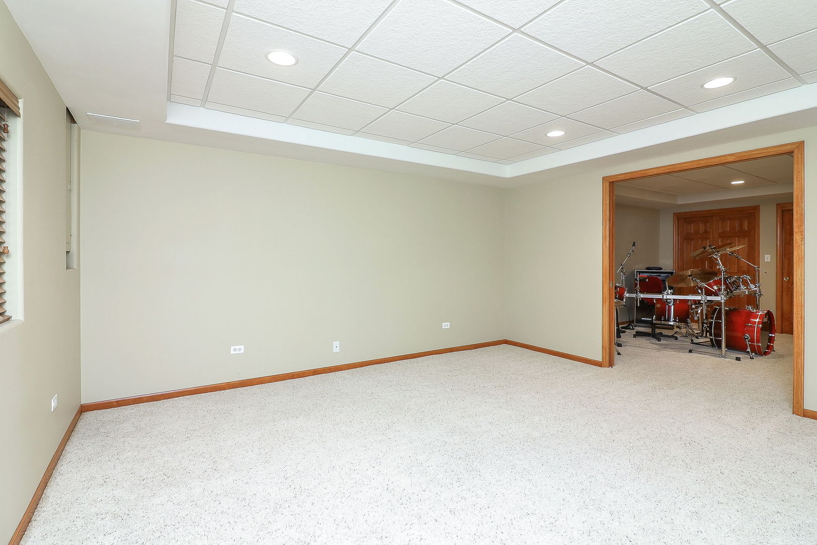 2610 Harlstone Drive, Aurora, IL 60502