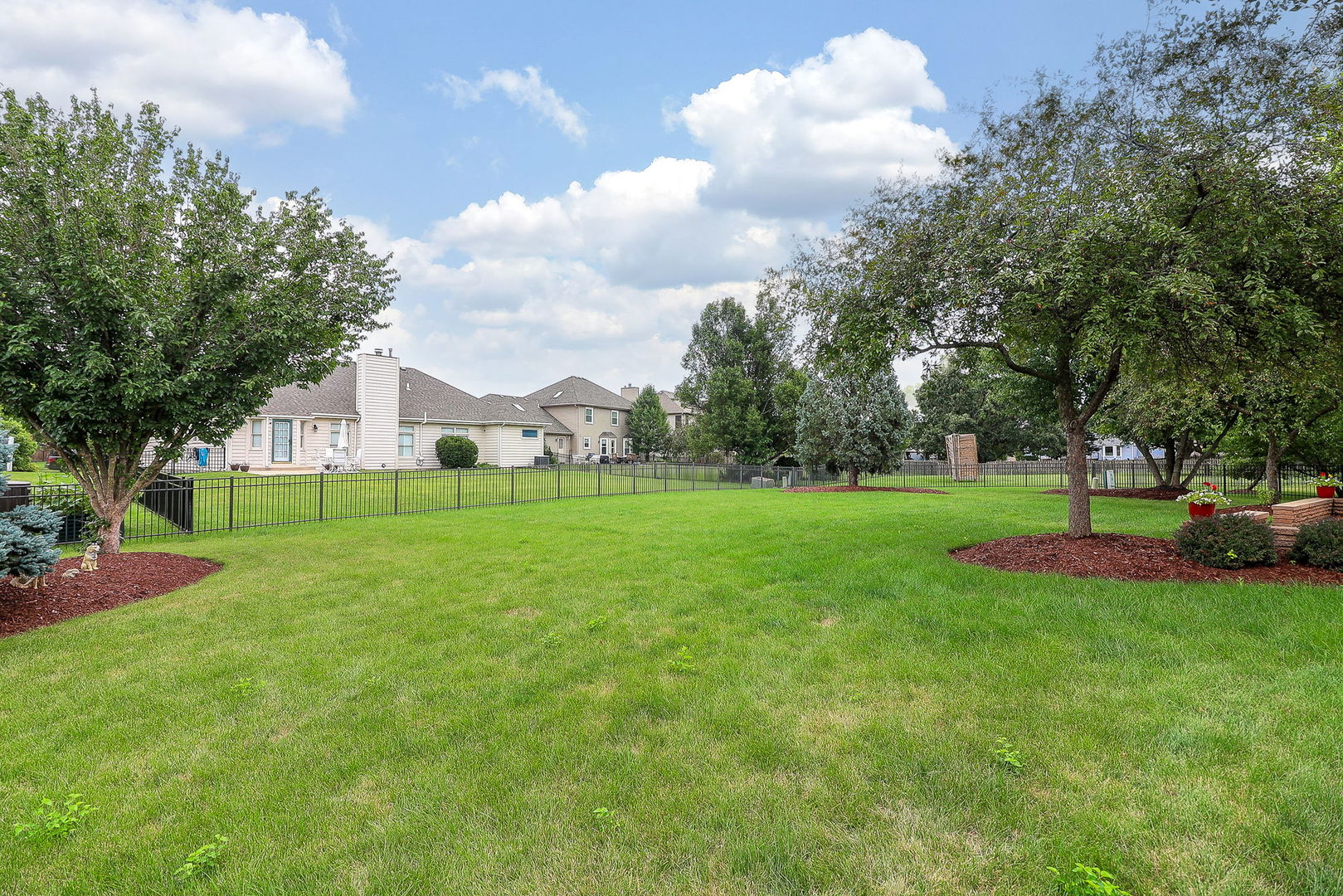 2610 Harlstone Drive, Aurora, IL 60502