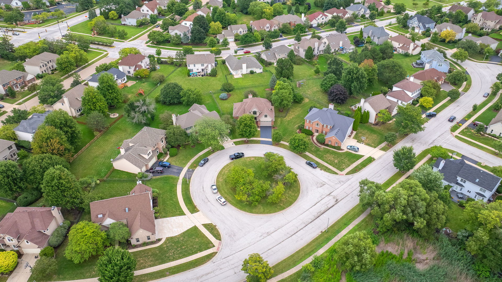 2610 Harlstone Drive, Aurora, IL 60502