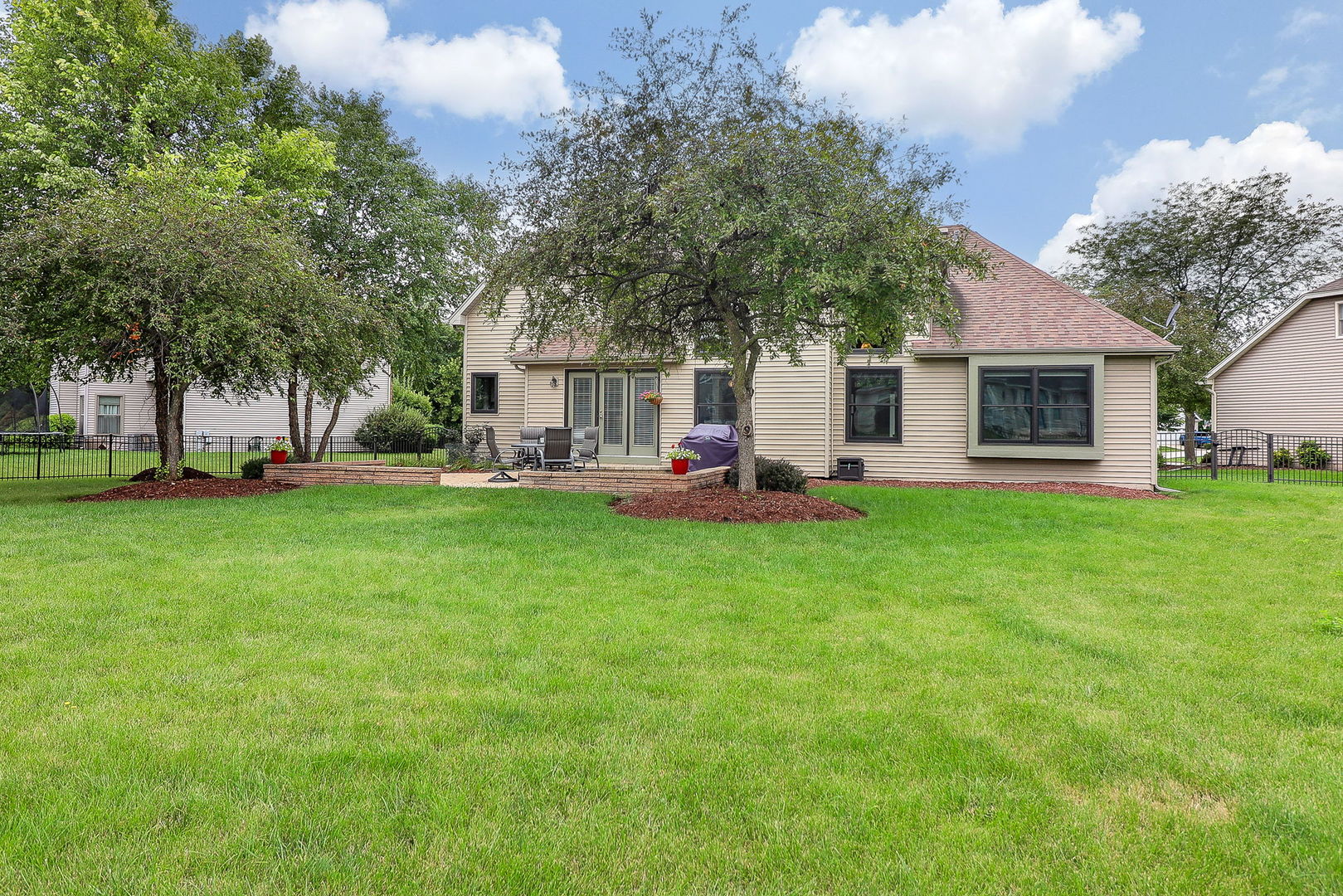 2610 Harlstone Drive, Aurora, IL 60502