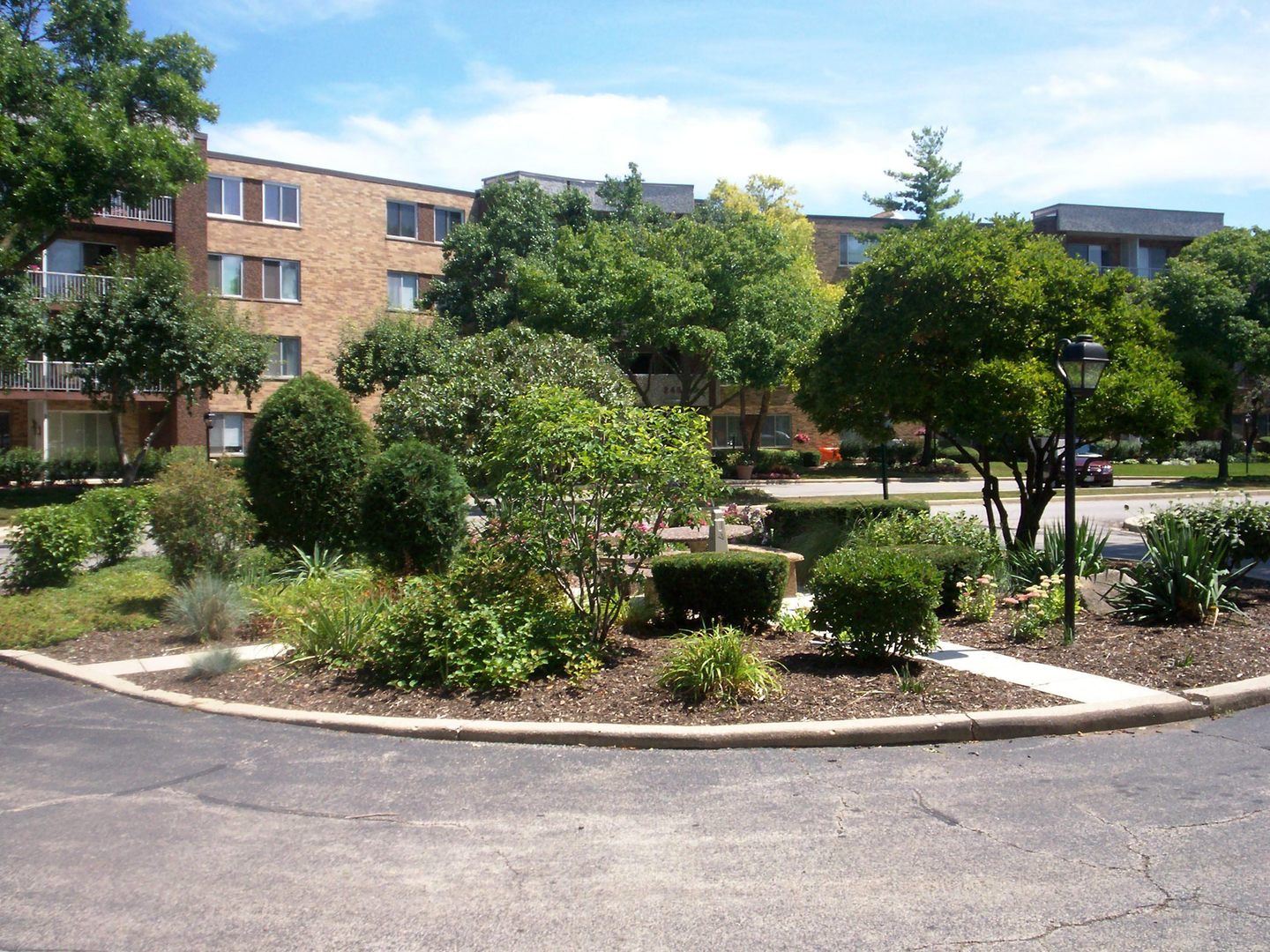 225 S Rohlwing Road #604, Palatine, IL 60074