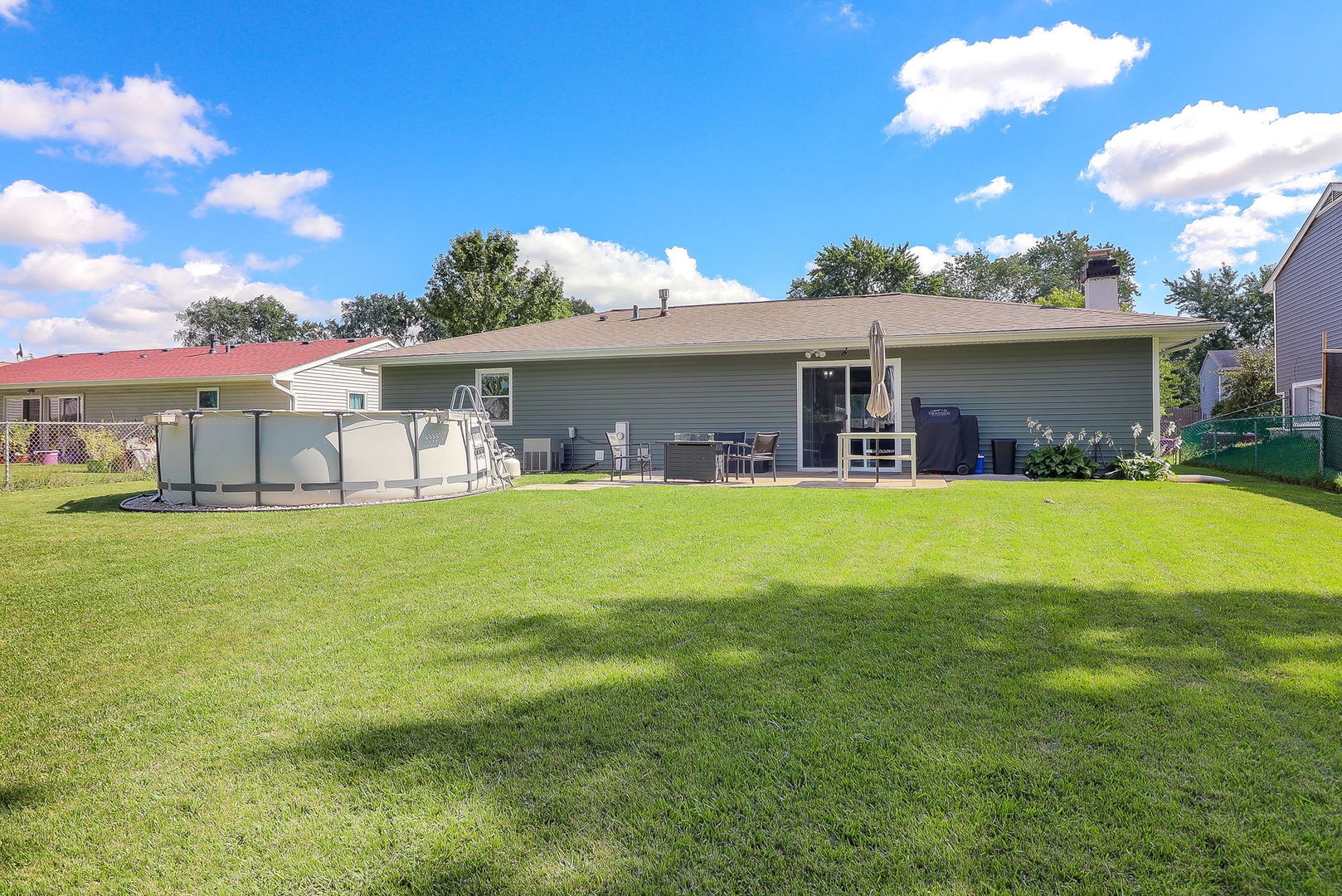 1132 Highbury Drive, Elgin, IL 60120