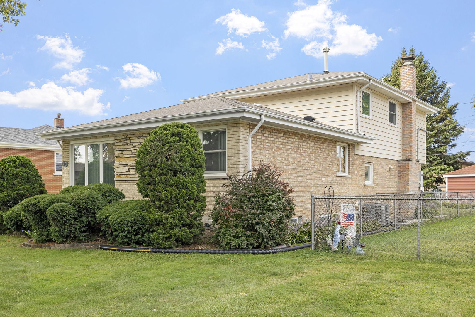 10100 Alice Court, Oak Lawn, IL 60453