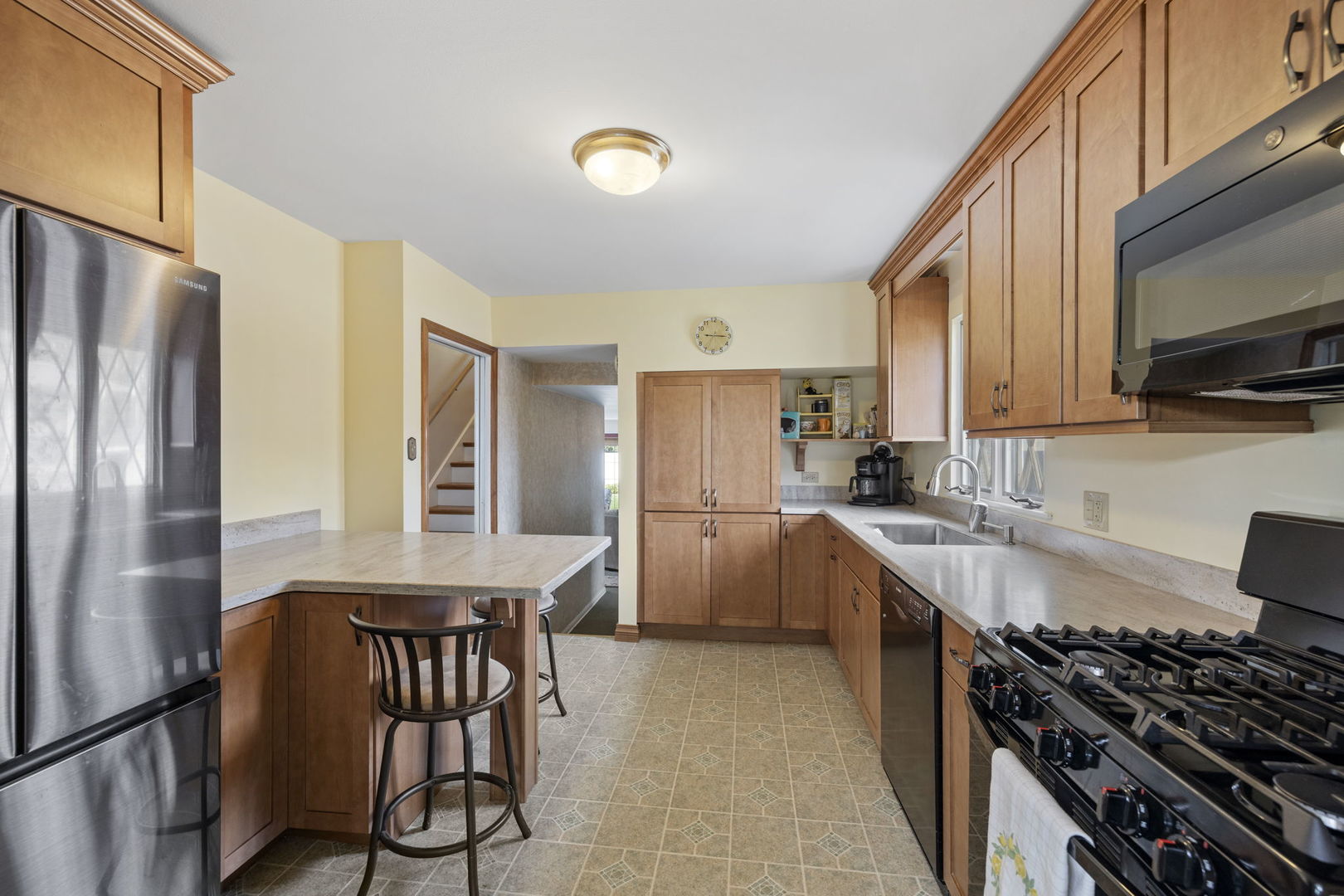 10100 Alice Court, Oak Lawn, IL 60453