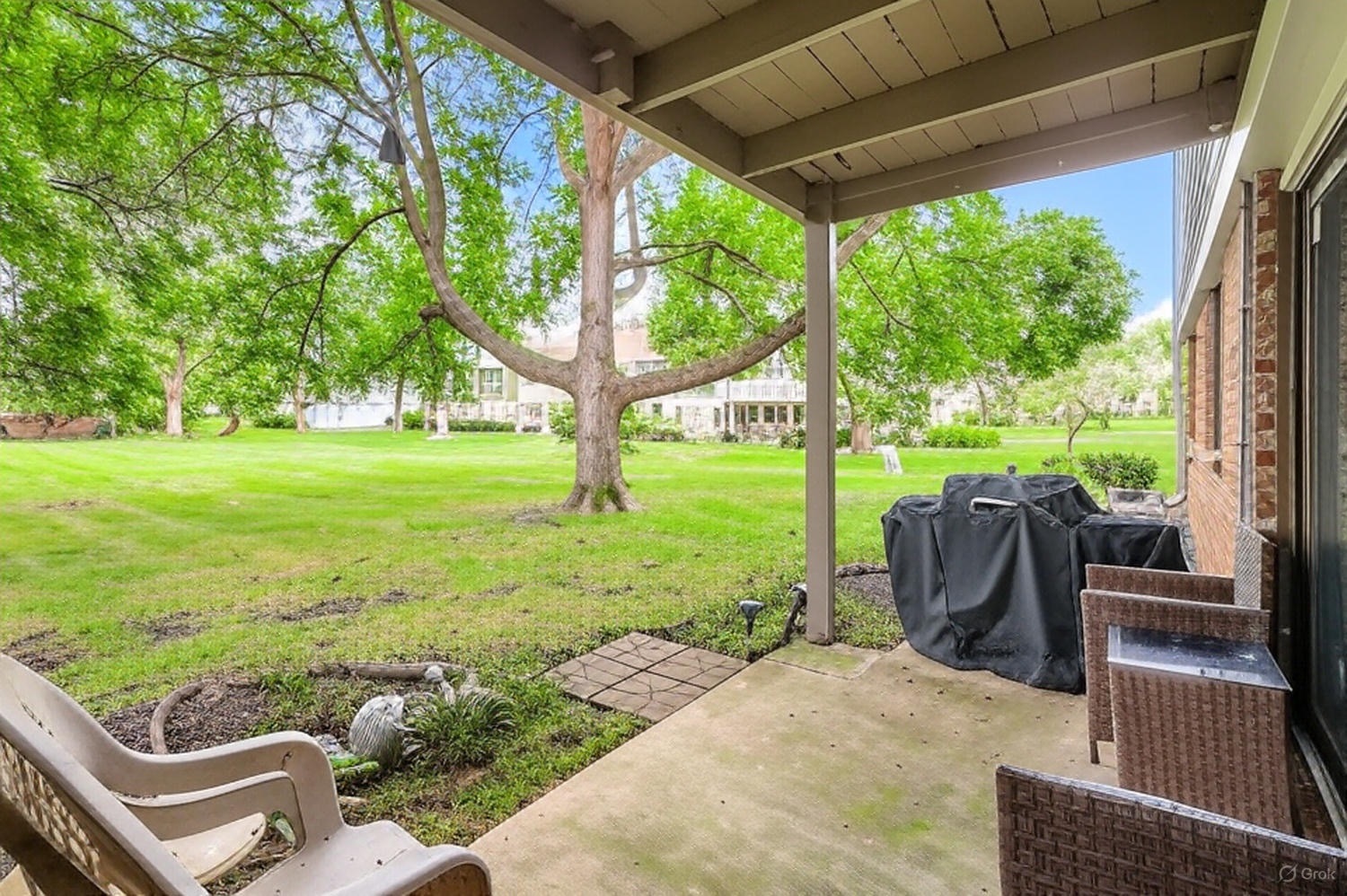 275 Stonehill Lane #D1, Schaumburg, IL 60193