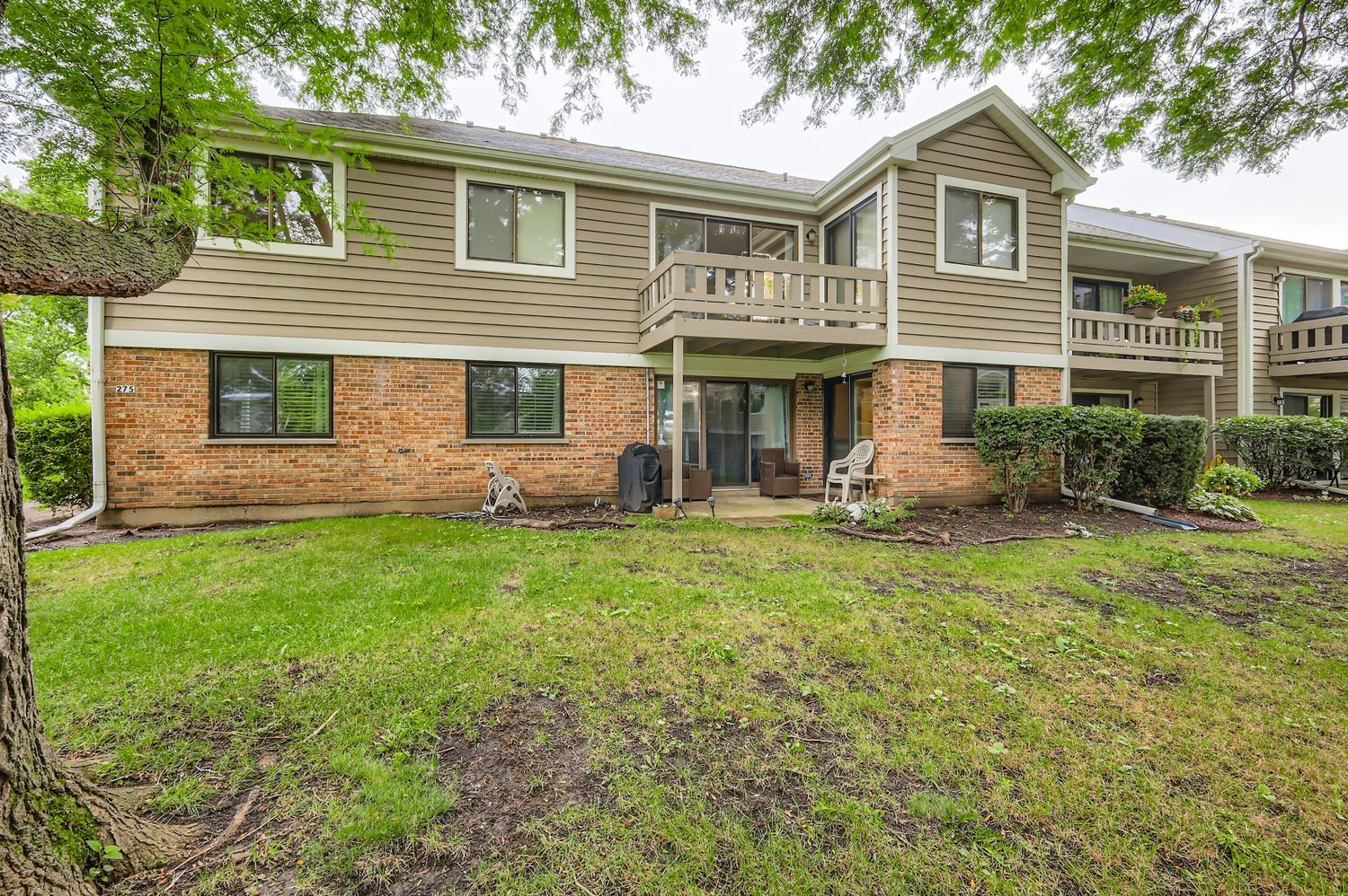 275 Stonehill Lane #D1, Schaumburg, IL 60193