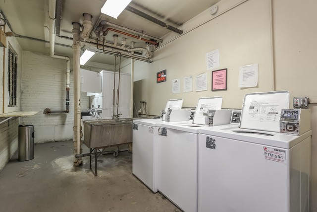 7120 N Sheridan Road #405, Chicago, IL 60626