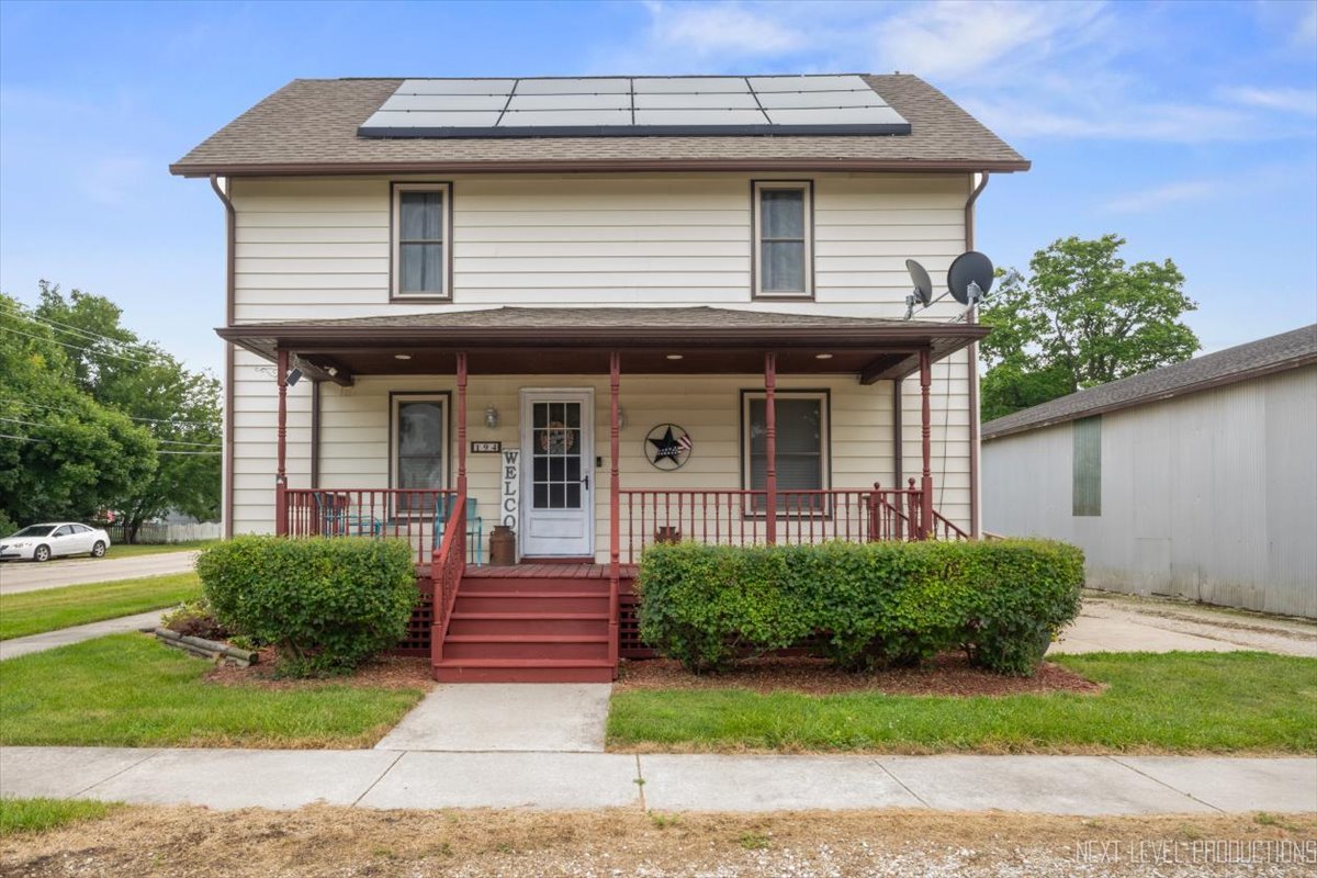 194 N May Street, Hinckley, IL 60520